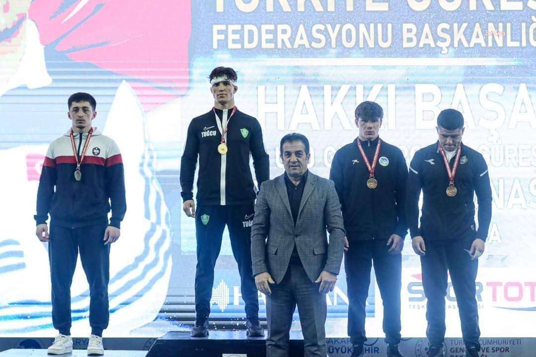 İZMİT BELEDİYESPOR GÜREŞ TAKIMI’NDAN TÜRKİYE ŞAMPİYONASI’NDA BAŞARI
