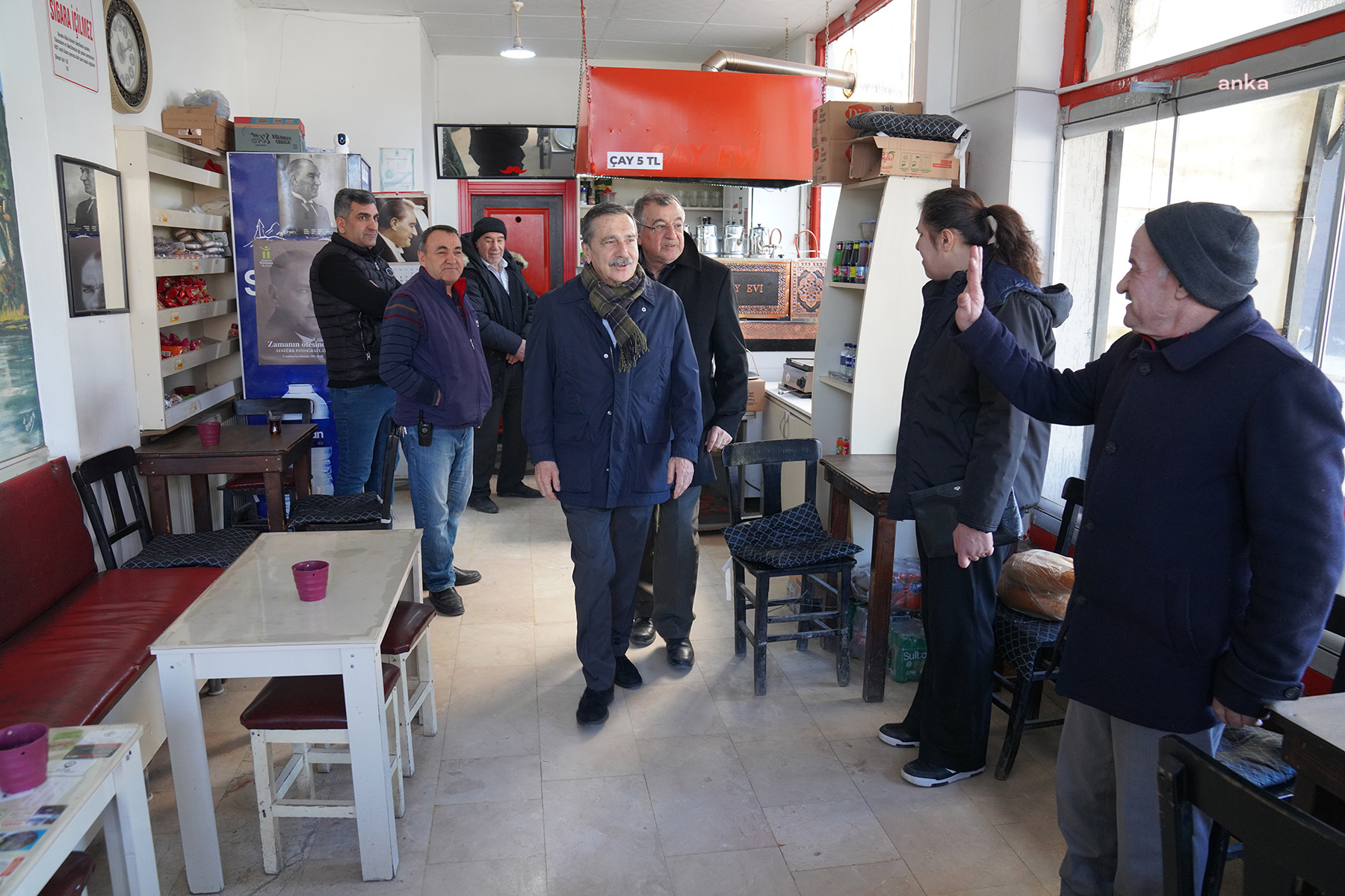 ŞİRİNTEPE ESNAFINI ZİYARET EDEN TEPEBAŞI BELEDİYE BAŞKANI ATAÇ: “BU ZOR GÜNLERİ BİRLİKTE AŞACAĞIZ”