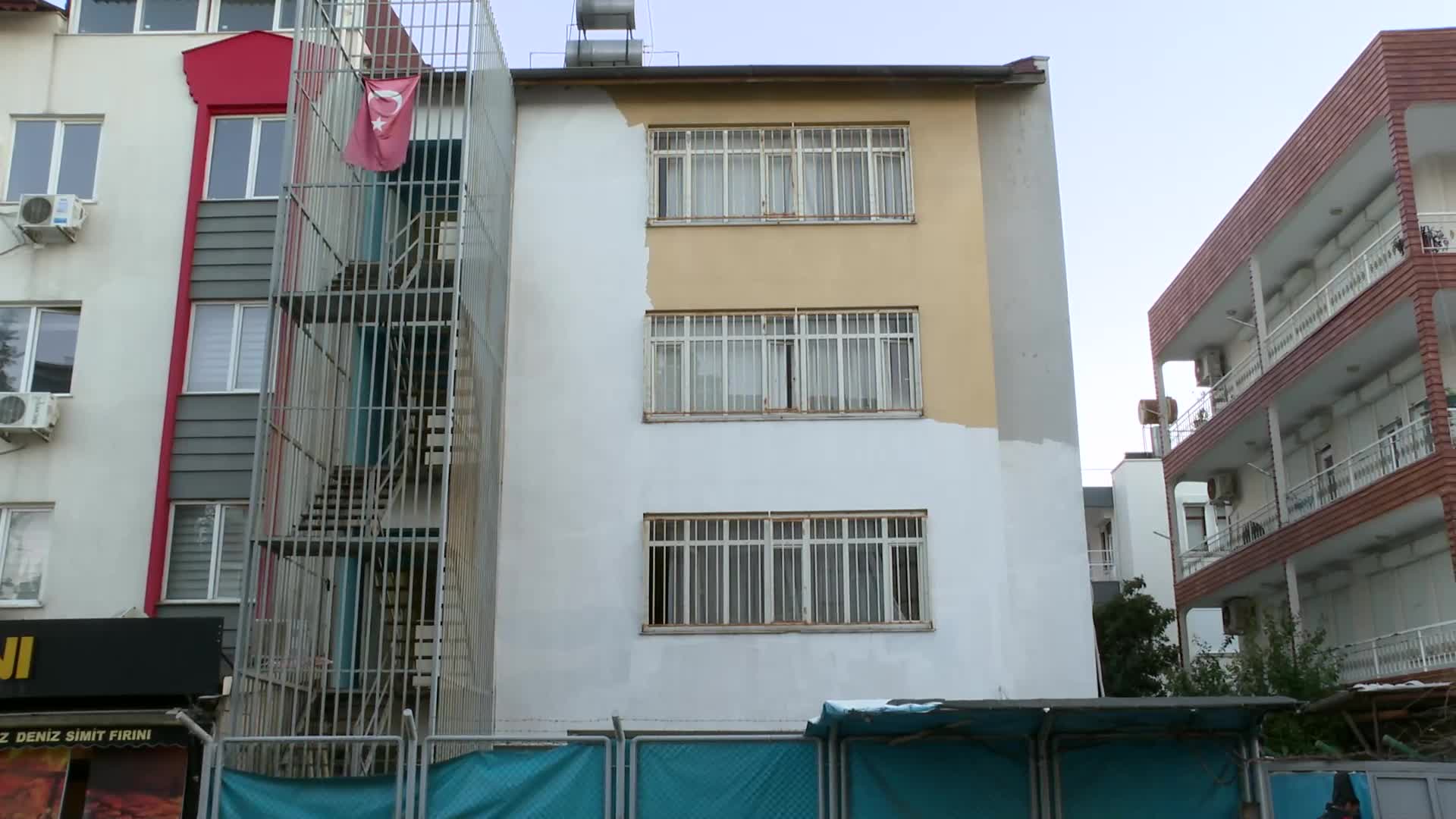 ANTALYA BÜYÜKŞEHİR BELEDİYESİ, SOĞUK HAVALARDA EVSİZ VATANDAŞLARI BİMEKAN’DA AĞIRLIYOR