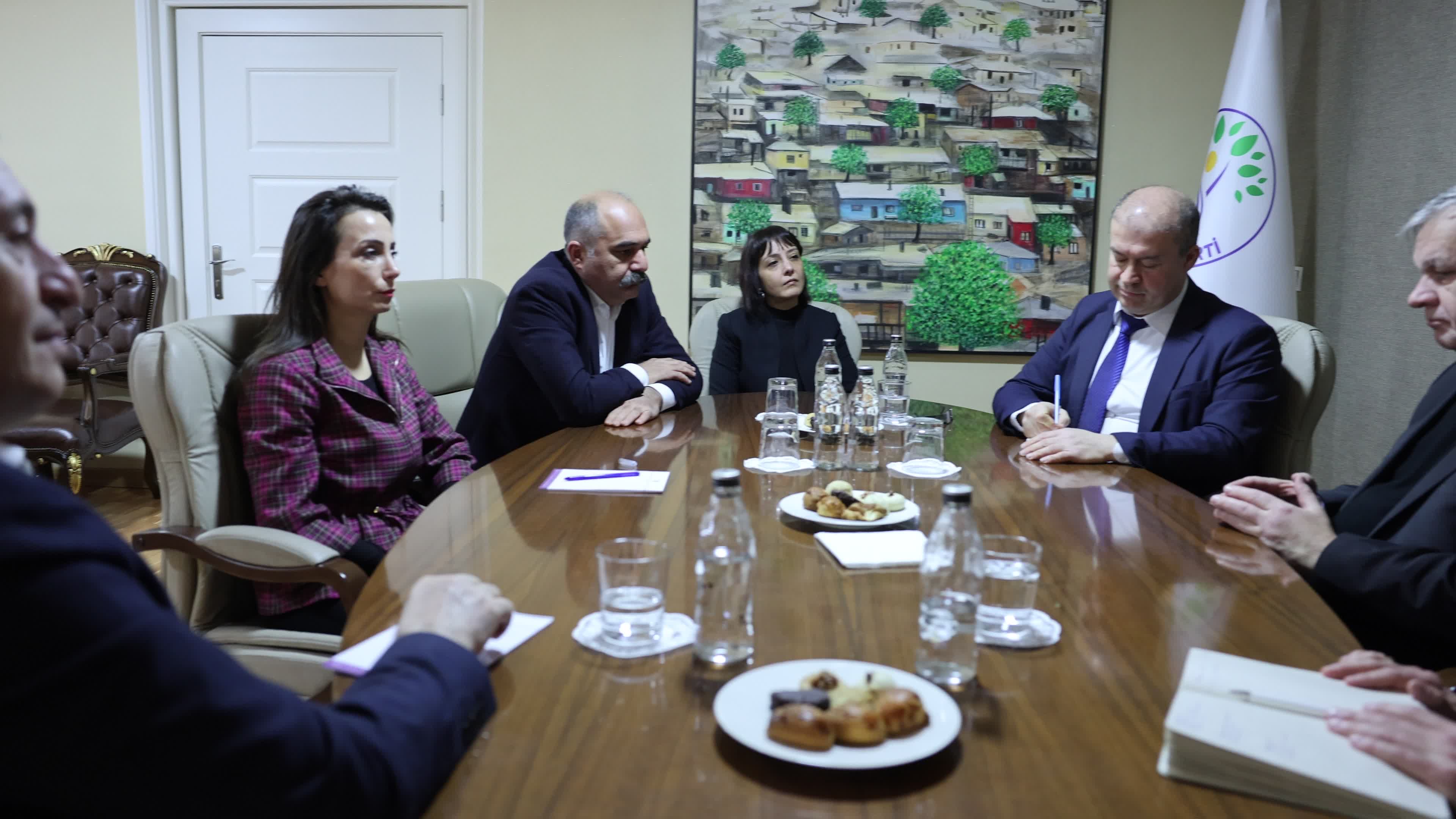 DEM PARTİ EŞ GENEL BAŞKANLARI HATİMOĞULLARI VE BAKIRHAN ALMANYA'NIN ANKARA BÜYÜKELÇİSİ SCHULZ İLE GÖRÜŞTÜ