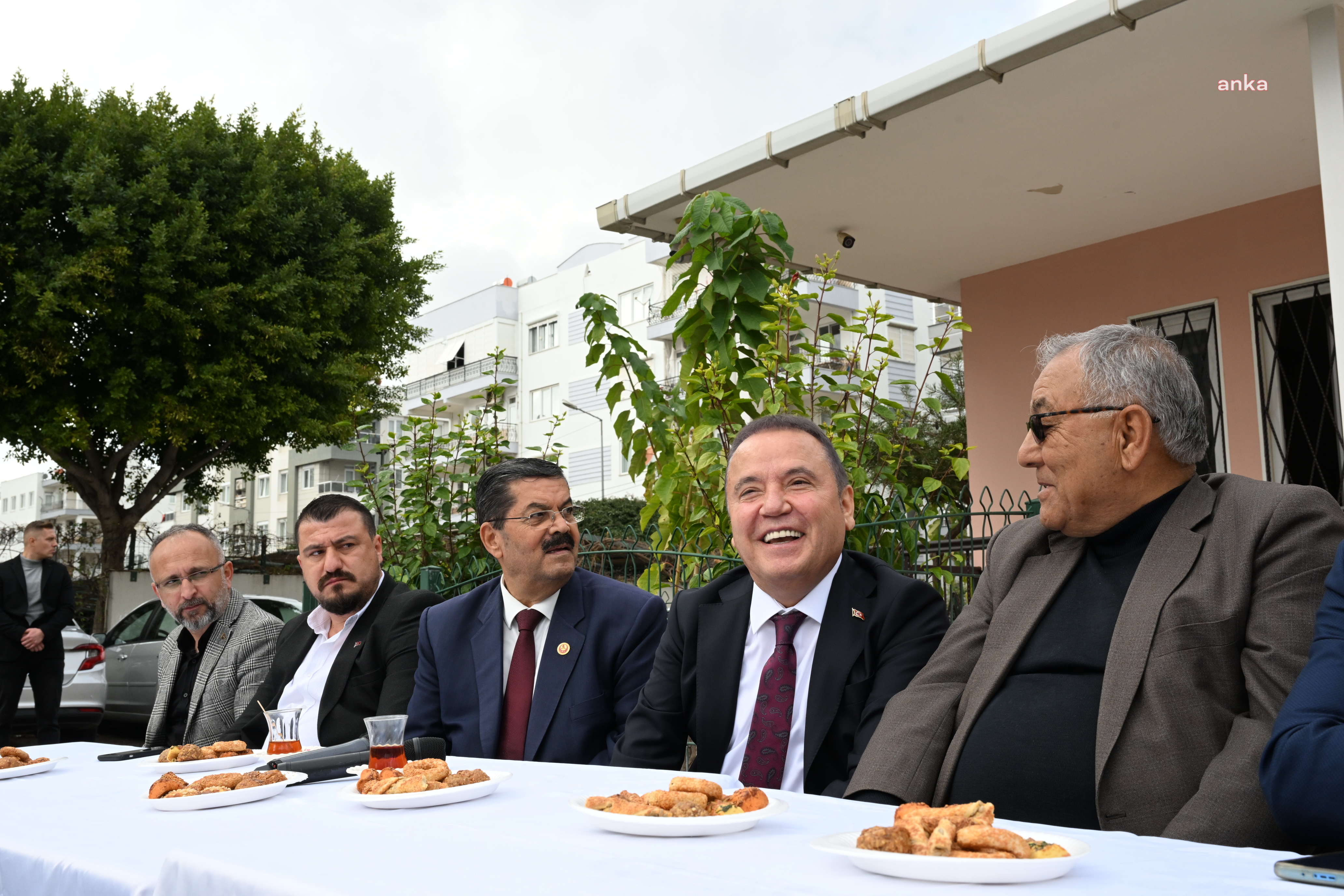 MUHİTTİN BÖCEK, MUHTARLARLA BİR ARAYA GELDİ