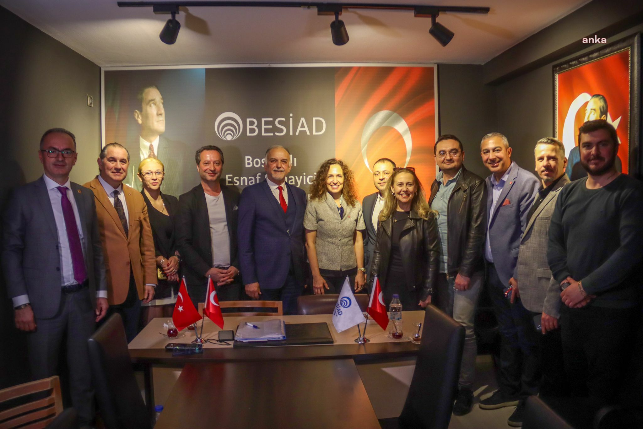 KARŞIYAKA BELEDİYE BAŞKAN ADAYI ÜNSAL'DAN İŞ İNSANLARINA ZİYARET: KARŞIYAKA'YI ÖRNEK ALINAN MARKA KENT YAPACAĞIZ