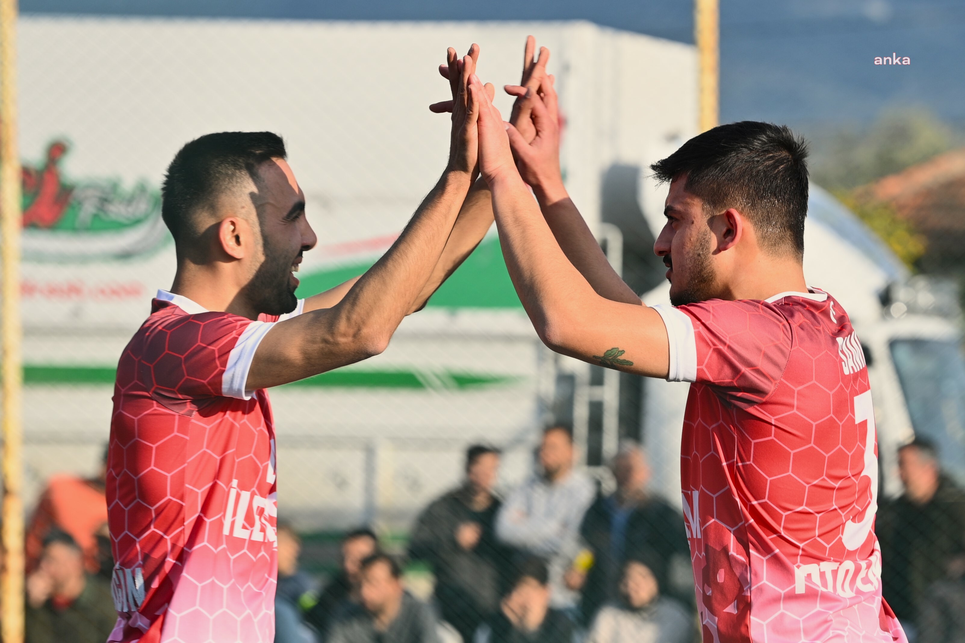 KUMLUCA BELEDİYESİ’NİN HALI SAHA FUTBOL TURNUVASI SONA ERDİ