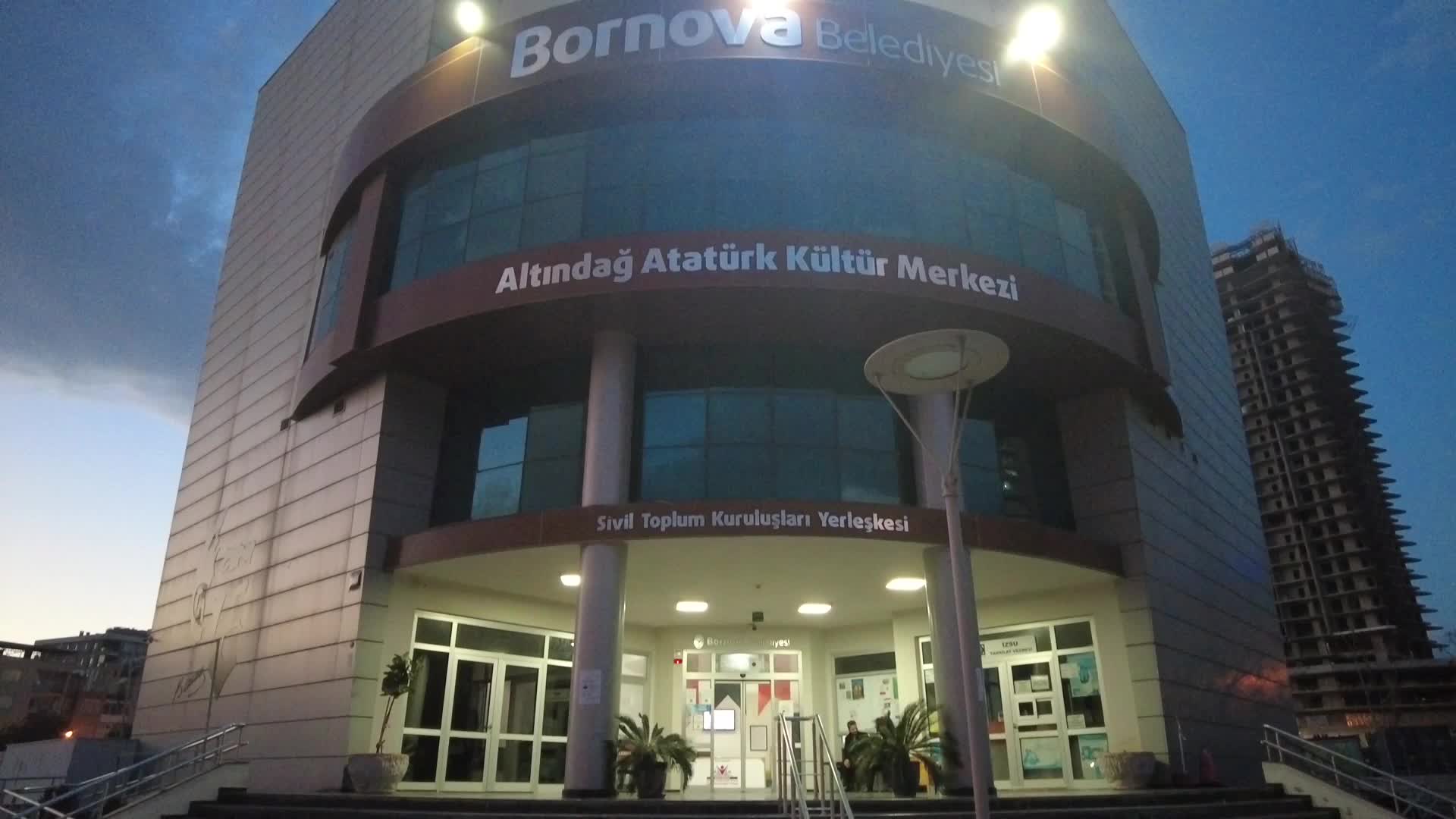 BORNOVA BELEDİYESİ’NDEN “HER YÖNÜYLE DEPREM GERÇEĞİ” FARKINDALIK ETKİNLİĞİ