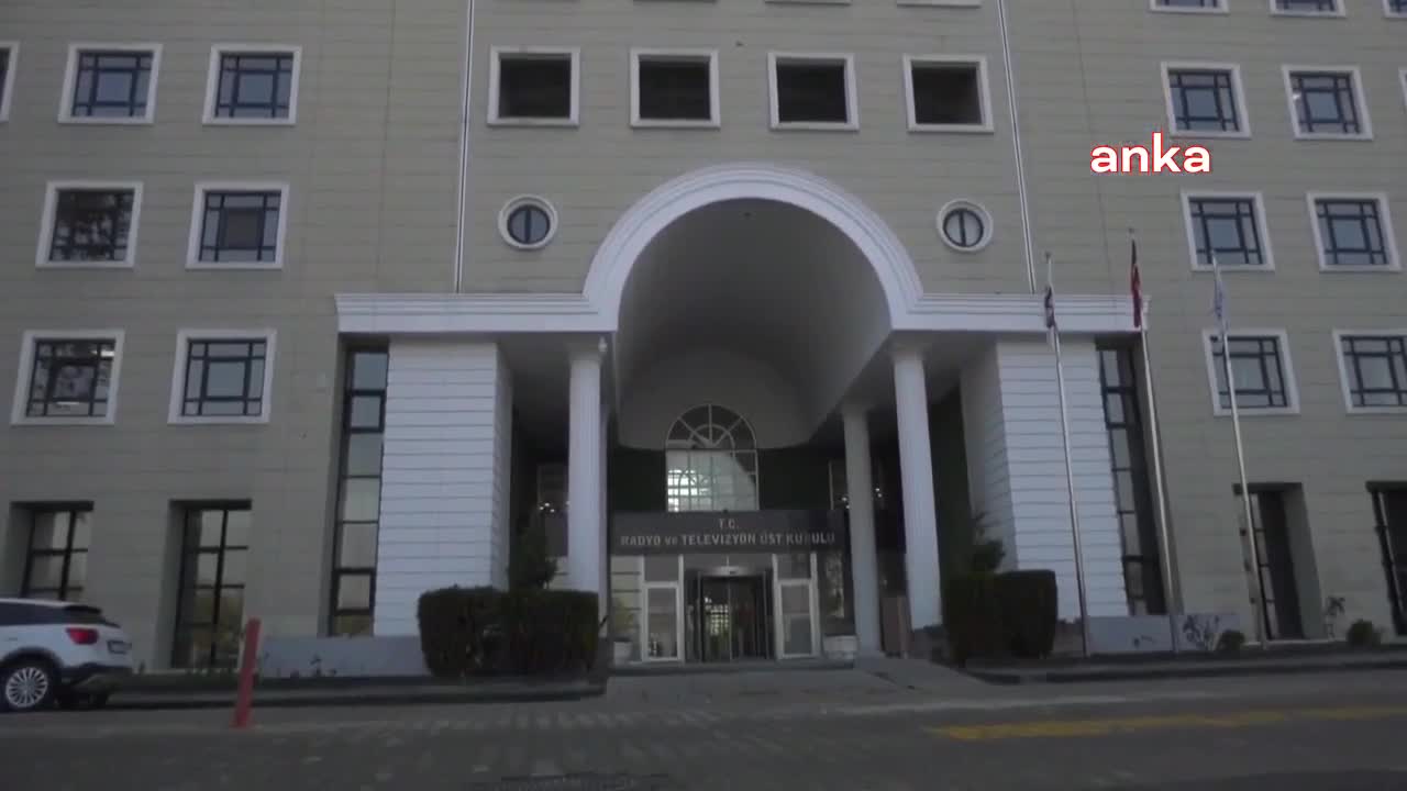 TRT HABER,  SON 40 GÜNDE ERDOĞAN'A VE AKP'LİLERE 1945 DAKİKA, ÖZGÜR ÖZEL'E 25 DAKİKA YER VERDİ