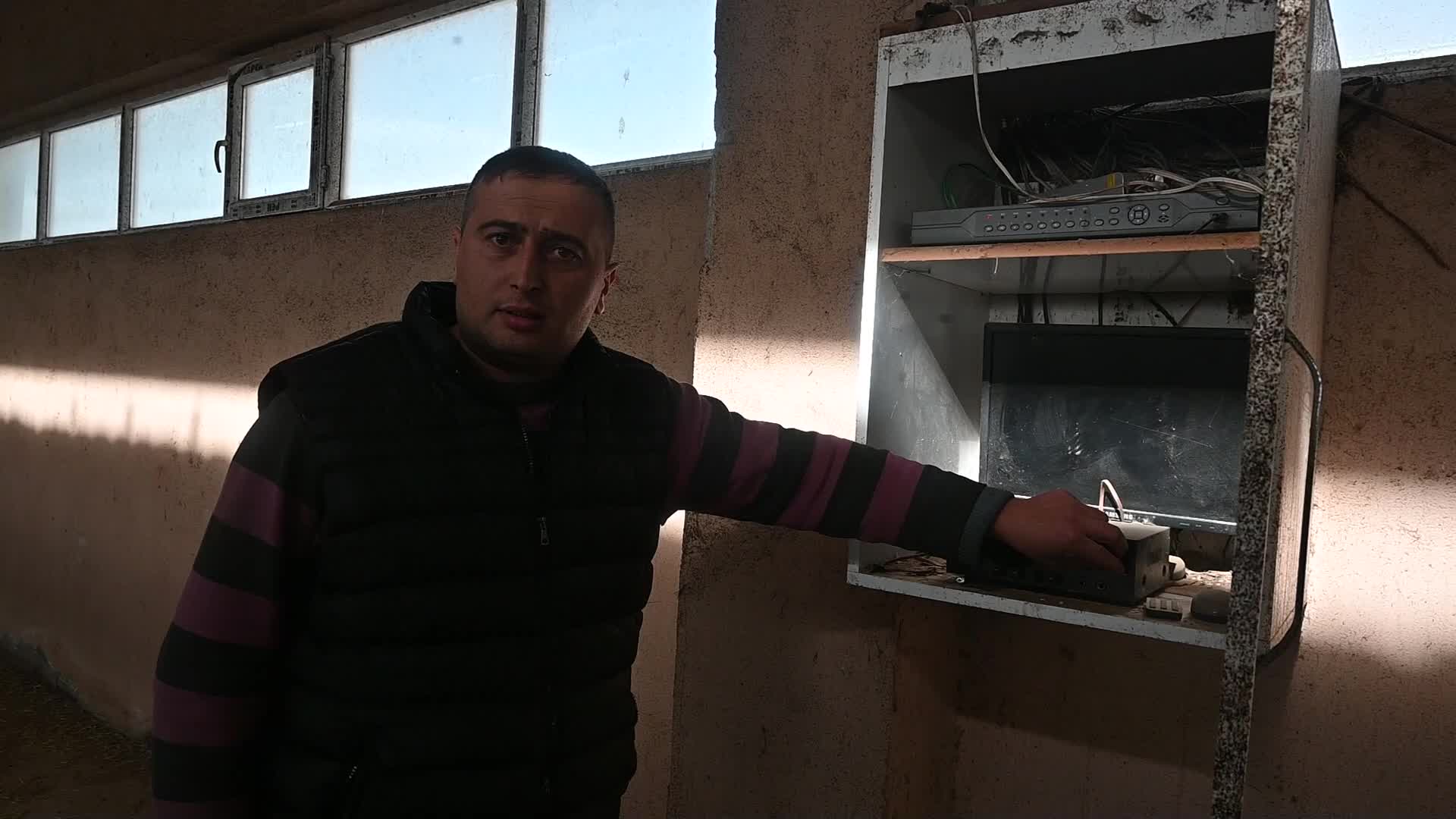 YOZGAT’TA BESİ İŞLETMESİNDE BÜYÜKBAŞ HAYVANLARA MÜZİK DİNLETTİRİLİP, SÜT VERİMİ ARTIRILDI