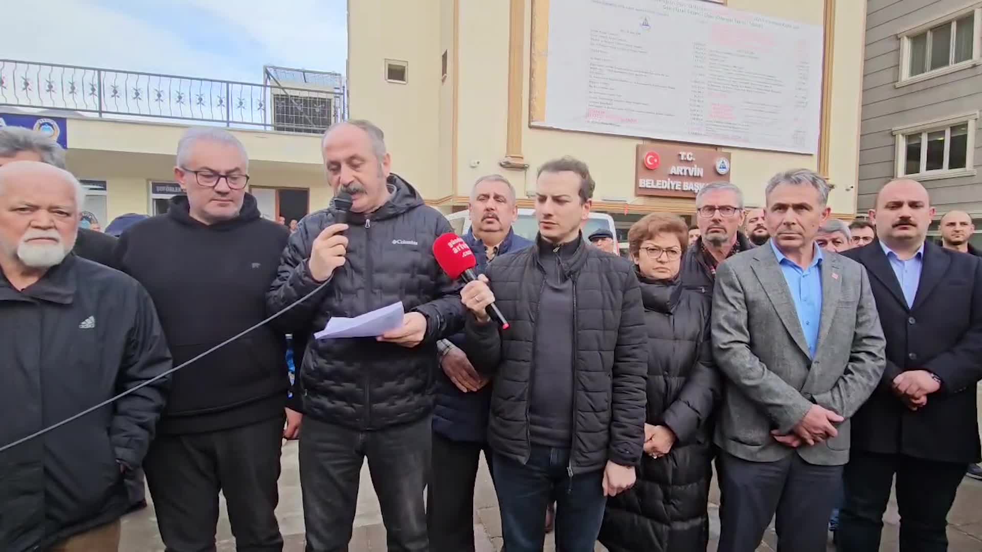 CHPLİ ORHAN ATAN: “DEMİRHAN ELÇİN YAPTIĞIN BU DAVRANIŞ NE BELEDİYE BAŞKANLIĞI'NA NE DE ARTVİNLİLERİN KİMLİĞİNE YAKIŞIR”