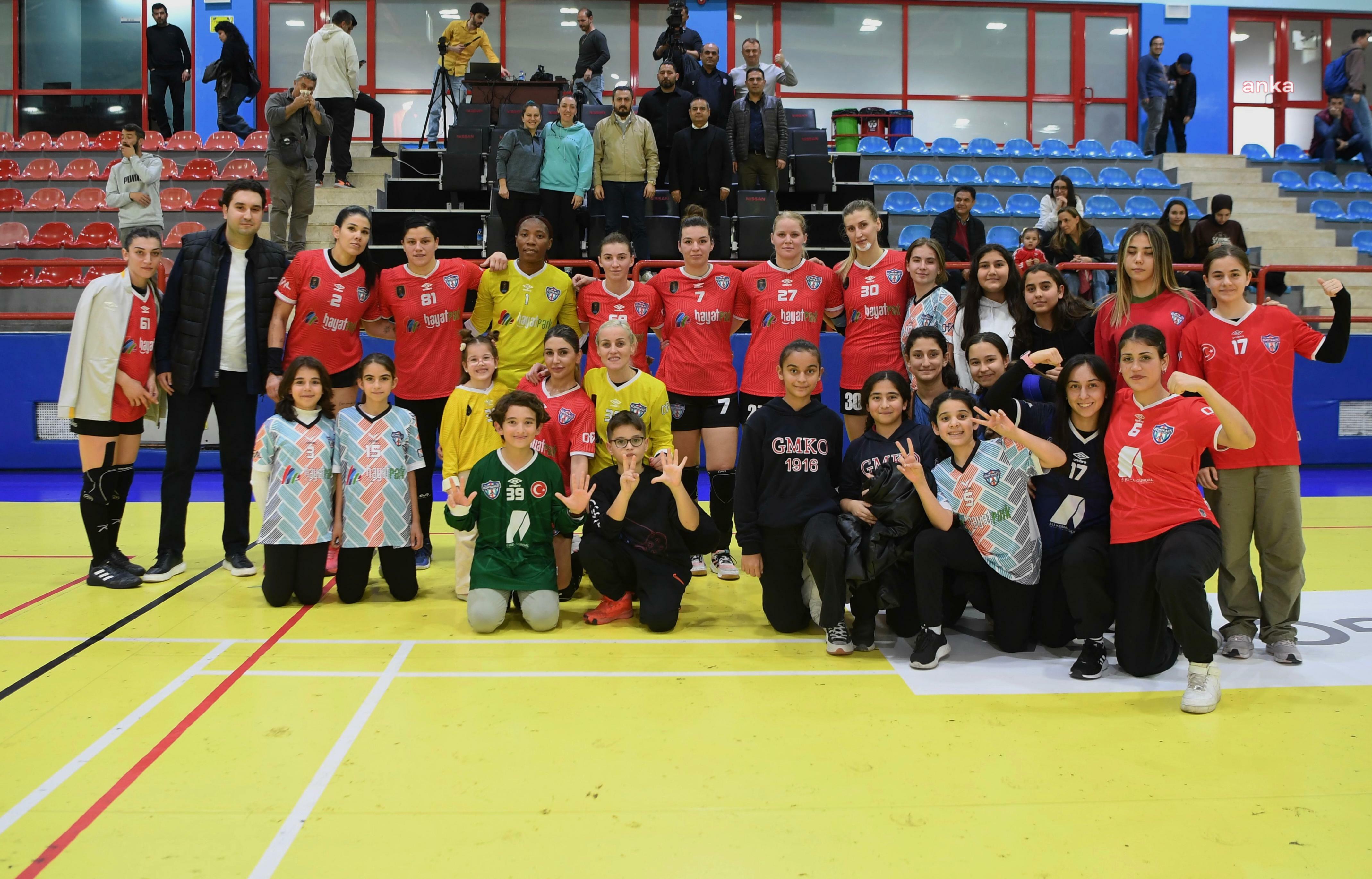 KONYAALTI BELEDİYESİ KADIN HENTBOL TAKIMI YARI FİNALDE