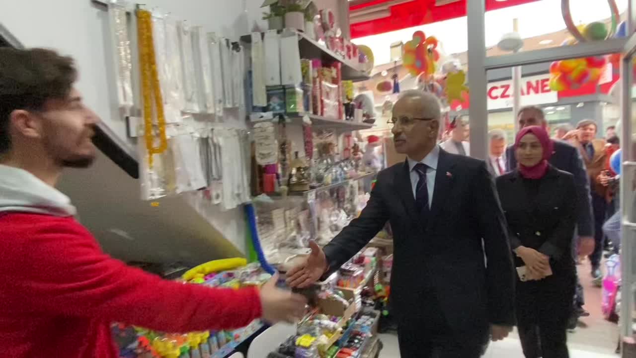 TRABZONLU VATANDAŞ URALOĞLU’NA DERT YANDI: “MERALAR İŞGAL EDİLDİ, TARIM ALANLARI İŞGAL EDİLDİ”