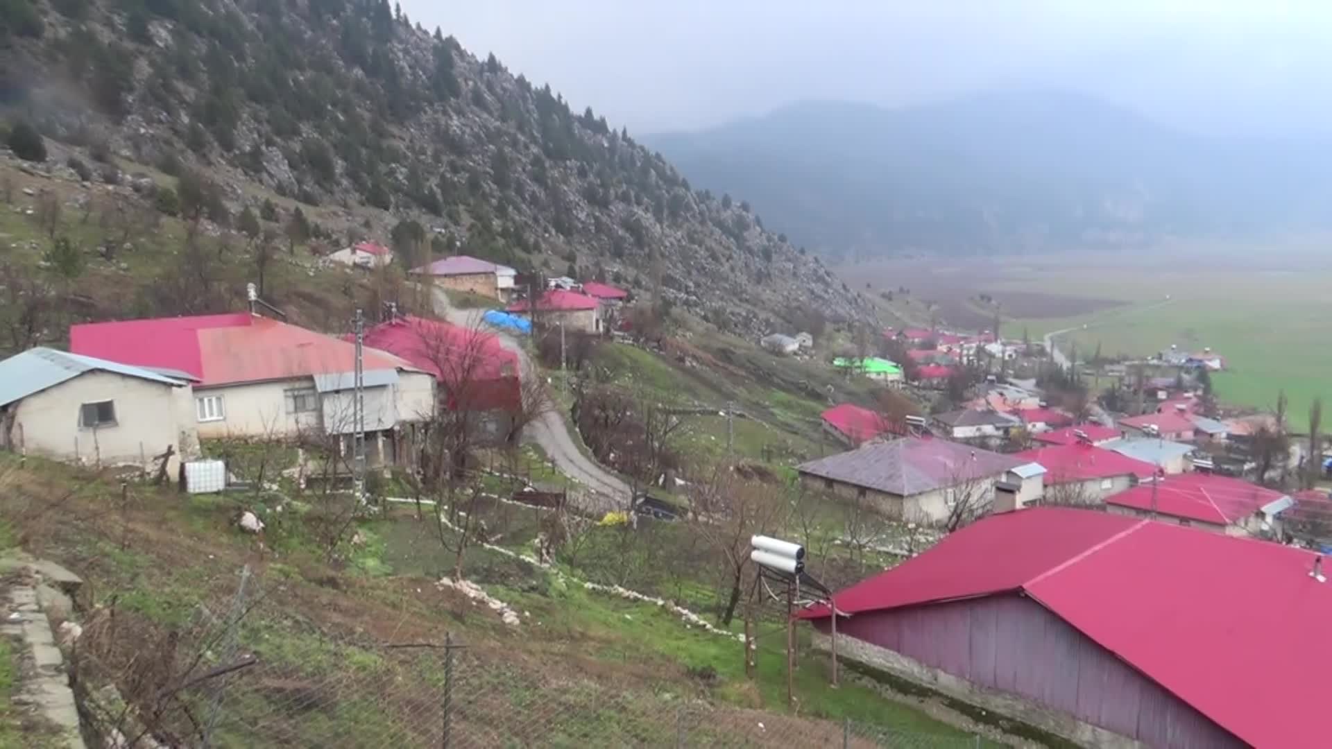 KAHRAMANMARAŞLI SÜT ÜRETİCİSİ: "ALDIĞIM YEM PAHALI VERDİĞİM SÜT UCUZ. YEM SATICISINA 10 BİN LİRA BORÇLU KALDIM’’
