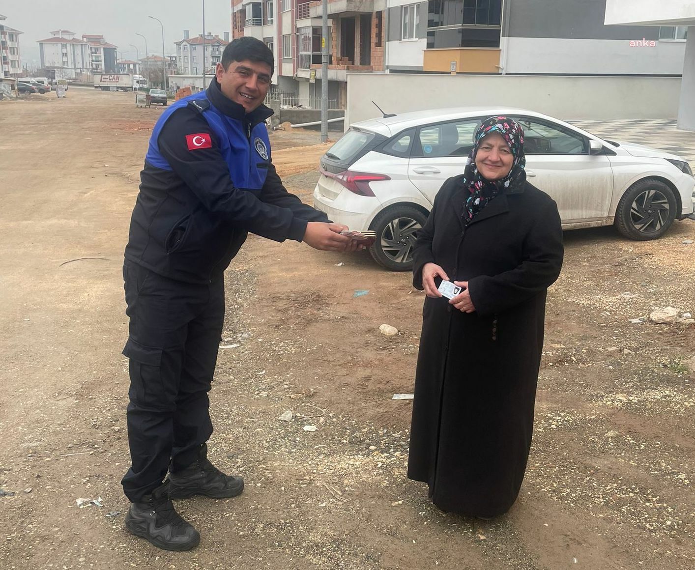 ODUNPAZARI ZABITA EKİPLERİNDEN ÖRNEK DAVRANIŞ