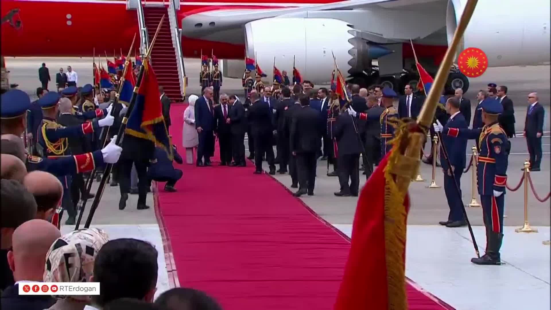ERDOĞAN 12 YIL SONRA MISIR'DA... SİSİ KARŞILADI