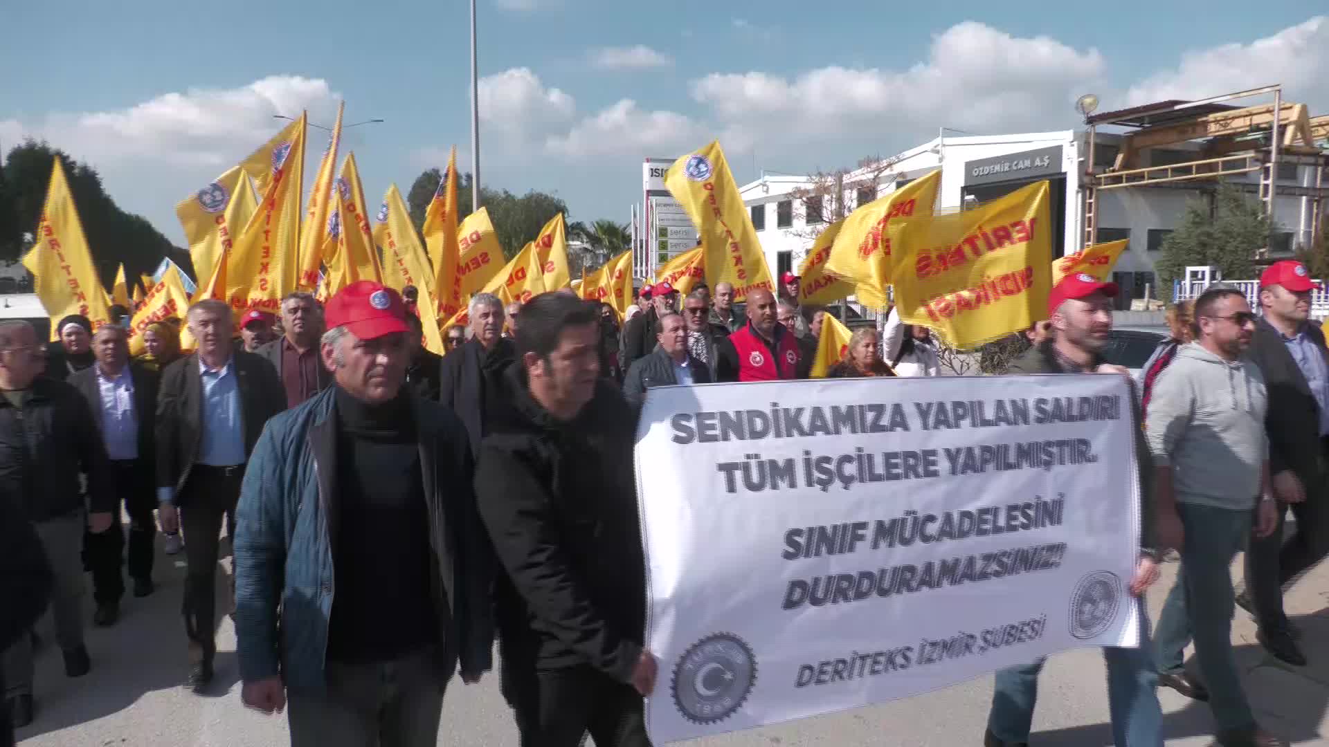 DERİTEKS GENEL BAŞKANI MAKUM ALAGÖZ'ÜN UĞRADIĞI SİLAHLI SALDIRIYA İŞÇİLERDEN TEPKİ: BU SALDIRI SÖMÜRÜ ÇARKLARININ BİR PARÇASIDIR