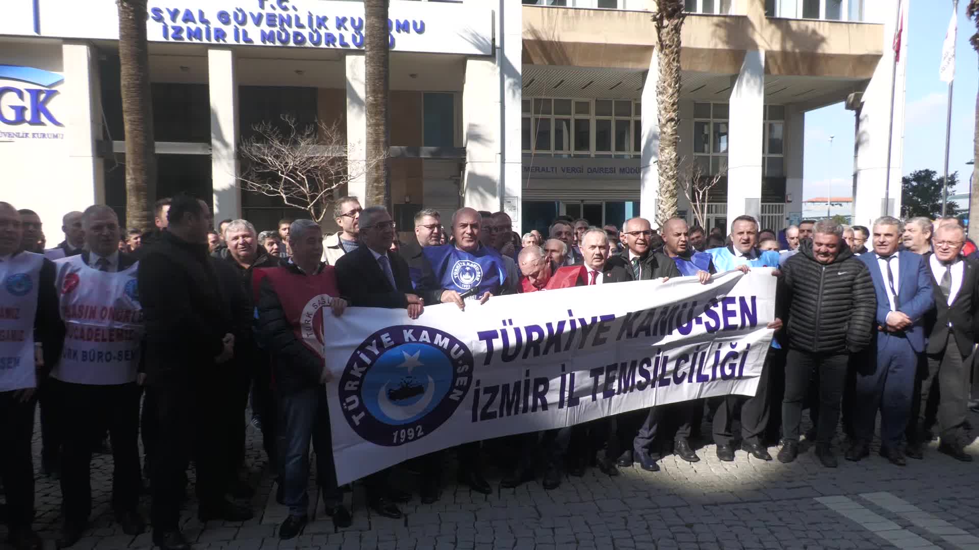 KAMU-SEN İZMİR: “İLAVE EK ÖDEME MEMUR EMEKLİLERİNE VERİLEREK BU YOLDAKİ İLK ADIM ATILMALI”