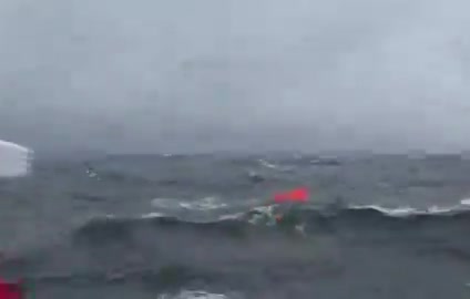 MARMARA'DA ARAMA KURTARMA ÇALIŞMALARI DEVAM EDİYOR... BAKANLIK BOŞ BULUNAN CAN SALININ GÖRÜNTÜSÜNÜ PAYLAŞTI