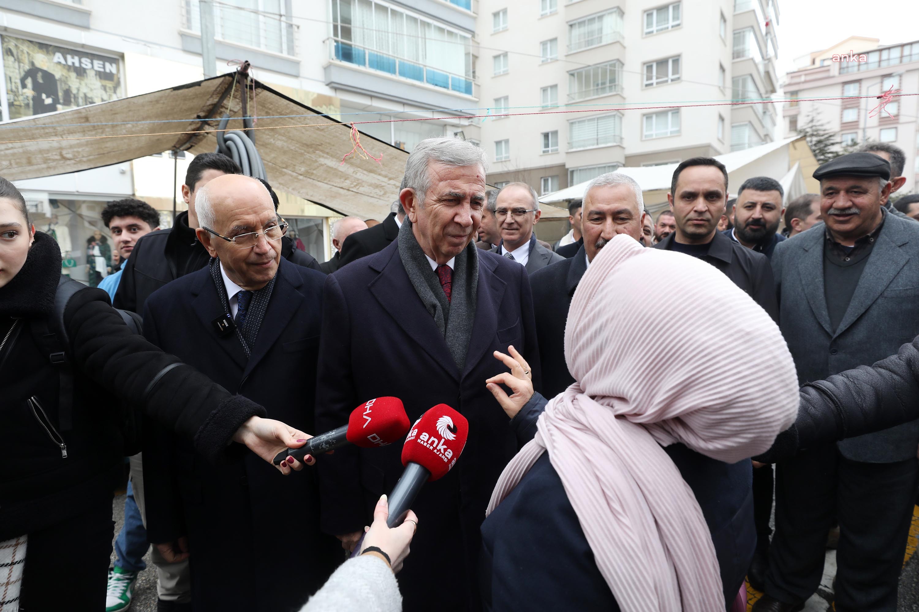 YENİMAHALLE BELEDİYE BAŞKANI YAŞAR, MANSUR YAVAŞ İLE BİRLİKTE ŞENTEPE PAZARI’NI ZİYARET ETTİ