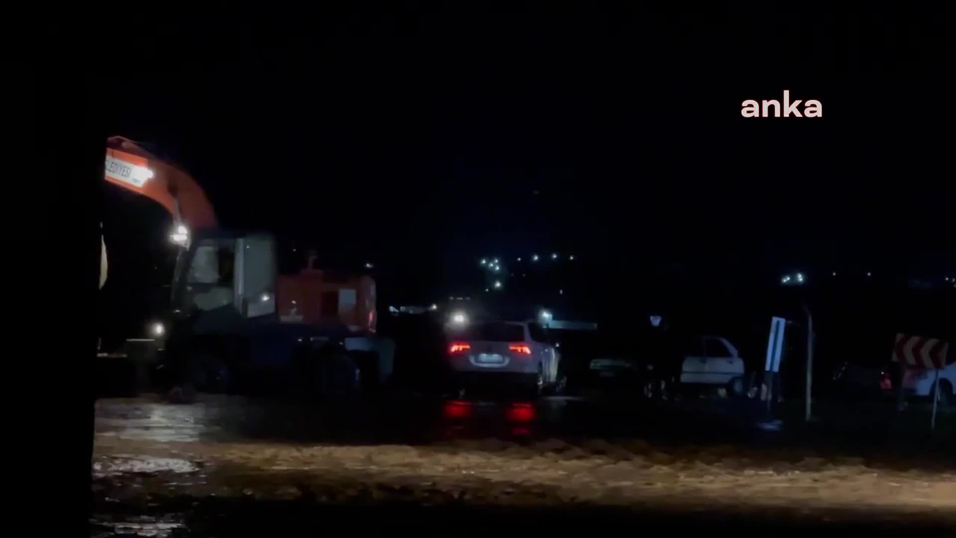 ŞANLIURFA'DA SAĞANAK YAĞIŞ NEDENİYLE EĞİTİME BİR GÜN ARA VERİLDİ
