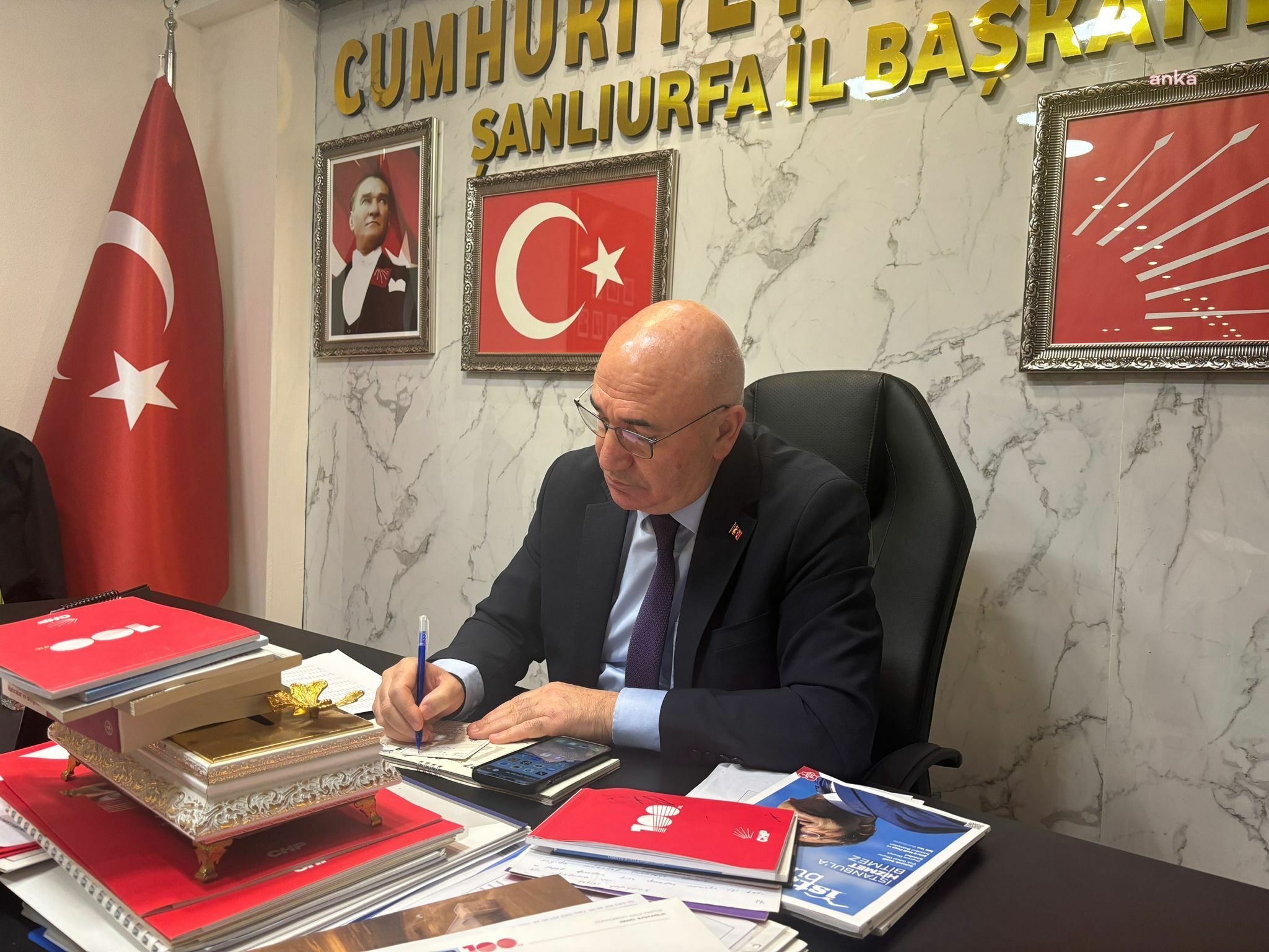 MAHMUT TANAL, ŞANLIURFA'DAKİ SELDE MAĞDURİYET YAŞAYAN VATANDAŞLARI, BAKANLAR YERLİKAYA VE ÖZHASEKİ'YE SORDU: “ŞANLIURFA AFET BÖLGESİ İLAN EDİLECEK MİDİR?"