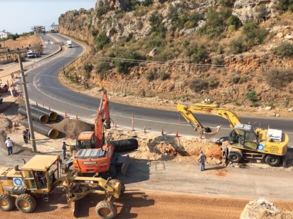 ANTALYA BÜYÜKŞEHİR'DEN KAVŞAK DÜZENLEMESİ