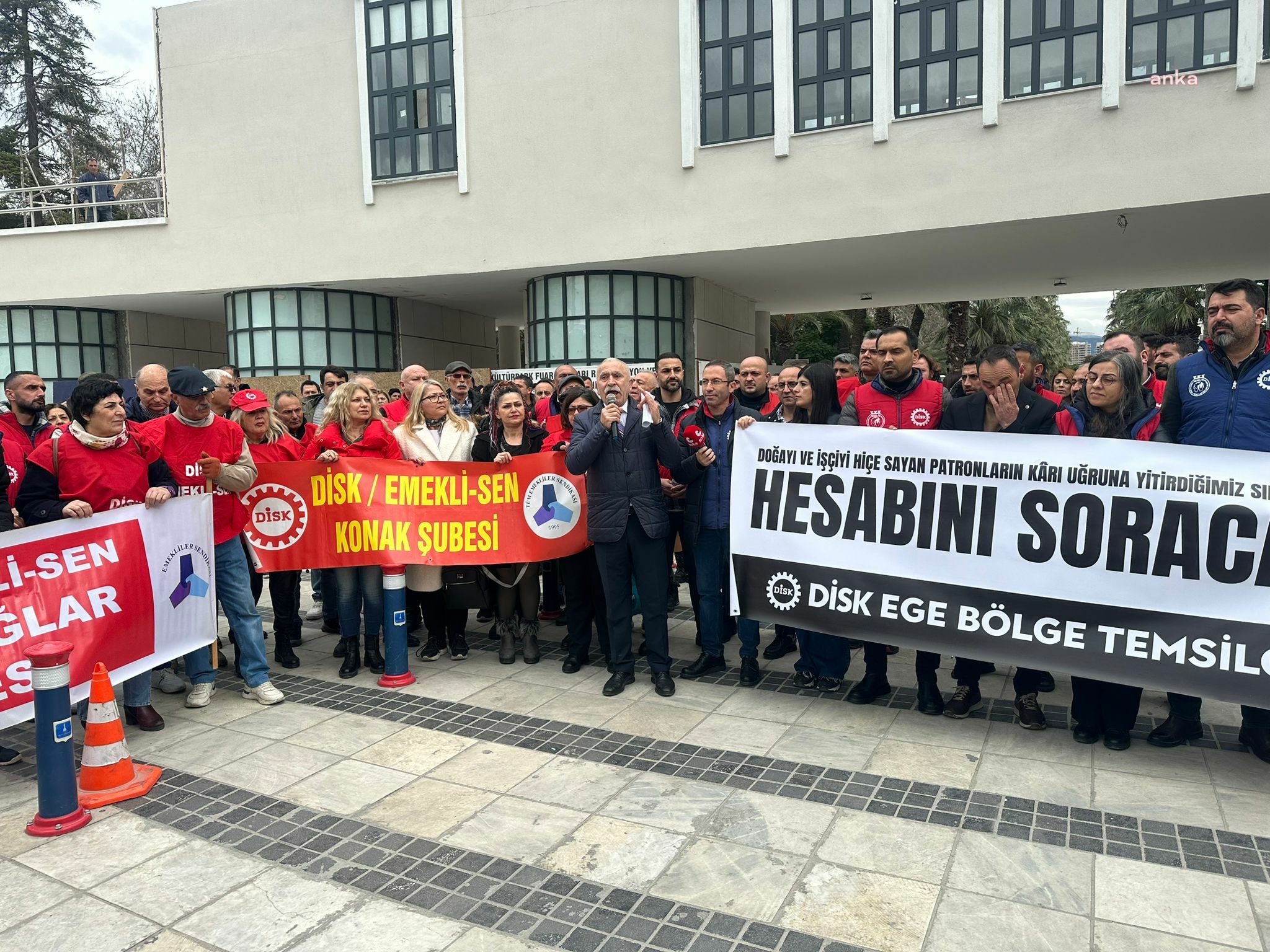 DİSK EGE BÖLGE'DEN ERZİNCAN'DA YAŞANAN MADEN FACİASINA TEPKİ:  AKLI YOK SAYANLAR BİLSİNLER Kİ BU ÜLKE, BU HALK VE İŞÇİ SINIFI SAHİPSİZ DEĞİLDİR