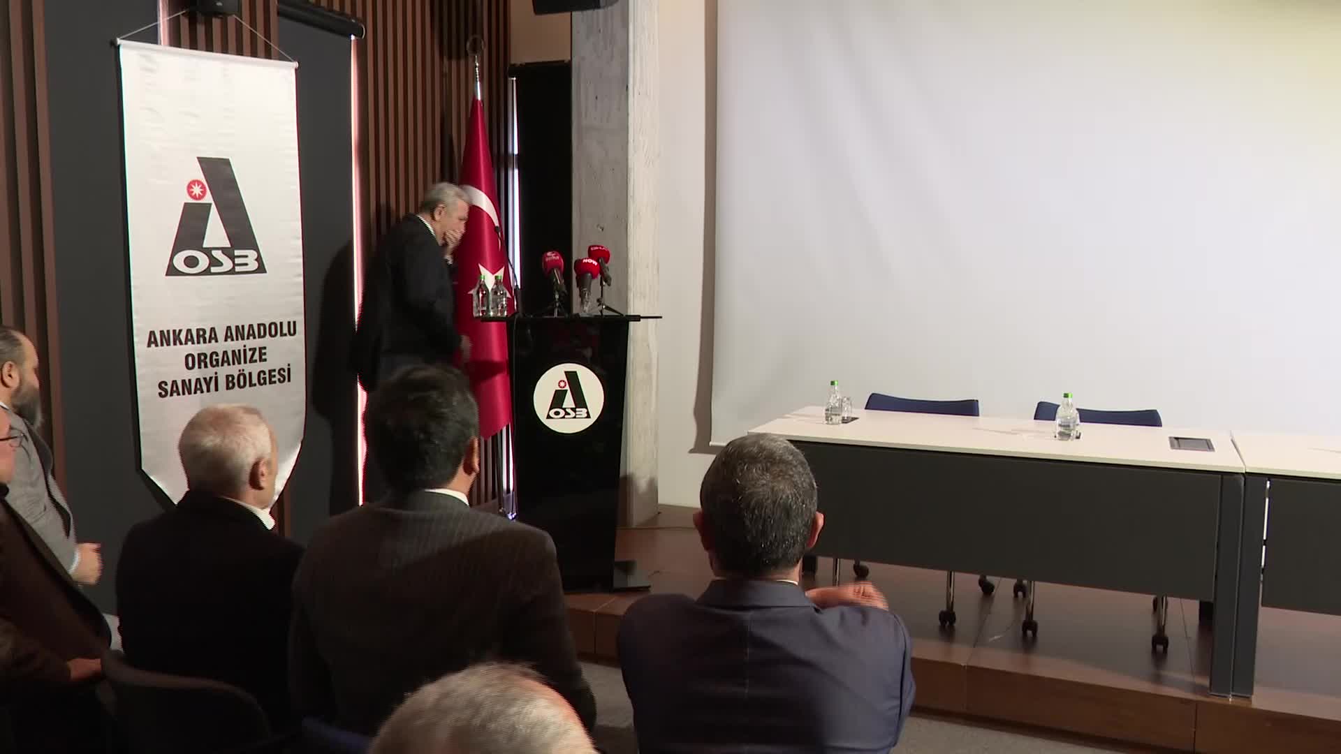 MANSUR YAVAŞ: "BİZ ORGANİZE SANAYİLERLE HER YIL İŞ BİRLİĞİ PROTOKOLÜ İMZALIYORUZ. VE ELİMİZDEN GELDİĞİ KADAR DESTEK VERİYORUZ"