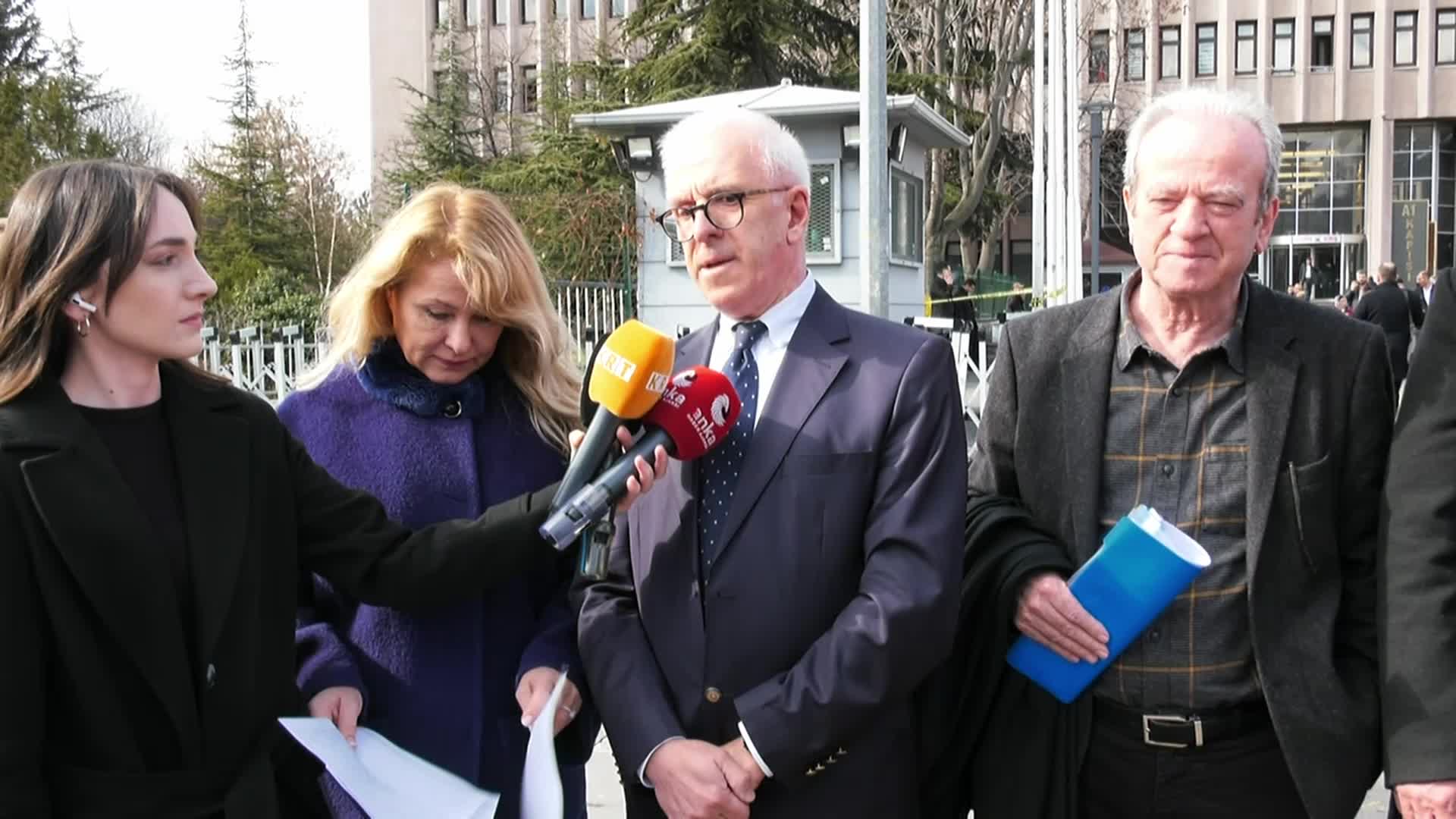 ZAFER ARAPKİRLİ: “TÜRKİYE’DE HUKUKSUZ YERE AĞIRLAŞTIRILMIŞ MÜEBBET HAPİS CEZASI ALAN ONCA MASUM İNSAN VAR. MASUM İNSANLARA O KADAR AĞIR CEZALAR VERİLMİŞKEN, BENİM ALDIĞIM CEZANIN BİR ÖNEMİ YOK”