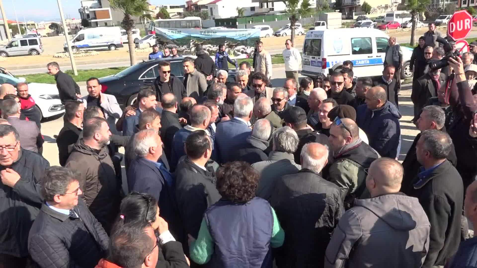 İZMİR BÜYÜKŞEHİR BELEDİYE BAŞKANI TUNÇ SOYER:  İZMİRLİLER ARTIK TOPLU ULAŞIMDA TEK BİNİŞ ÜCRETİYLE 120 DAKİKA BOYUNCA ÜCRETSİZ SEYAHAT EDEBİLECEK