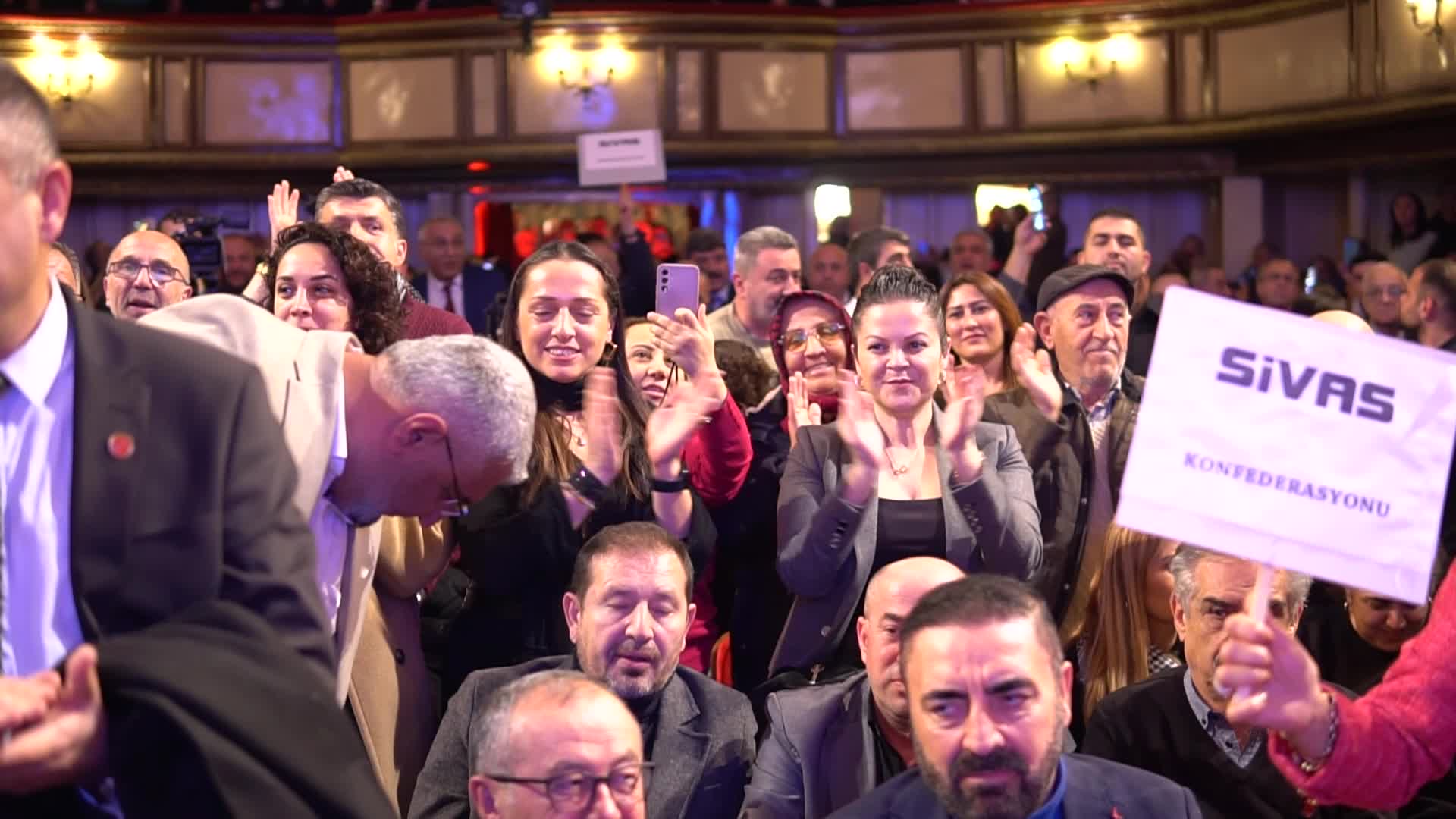 CHP'NİN BEYOĞLU BELEDİYE BAŞKAN ADAYI GÜNEY: YERİNDE, ADİL VE HAKÇA BİR DÖNÜŞÜMÜN GÜVENCESİ BİZ OLACAĞIZ
