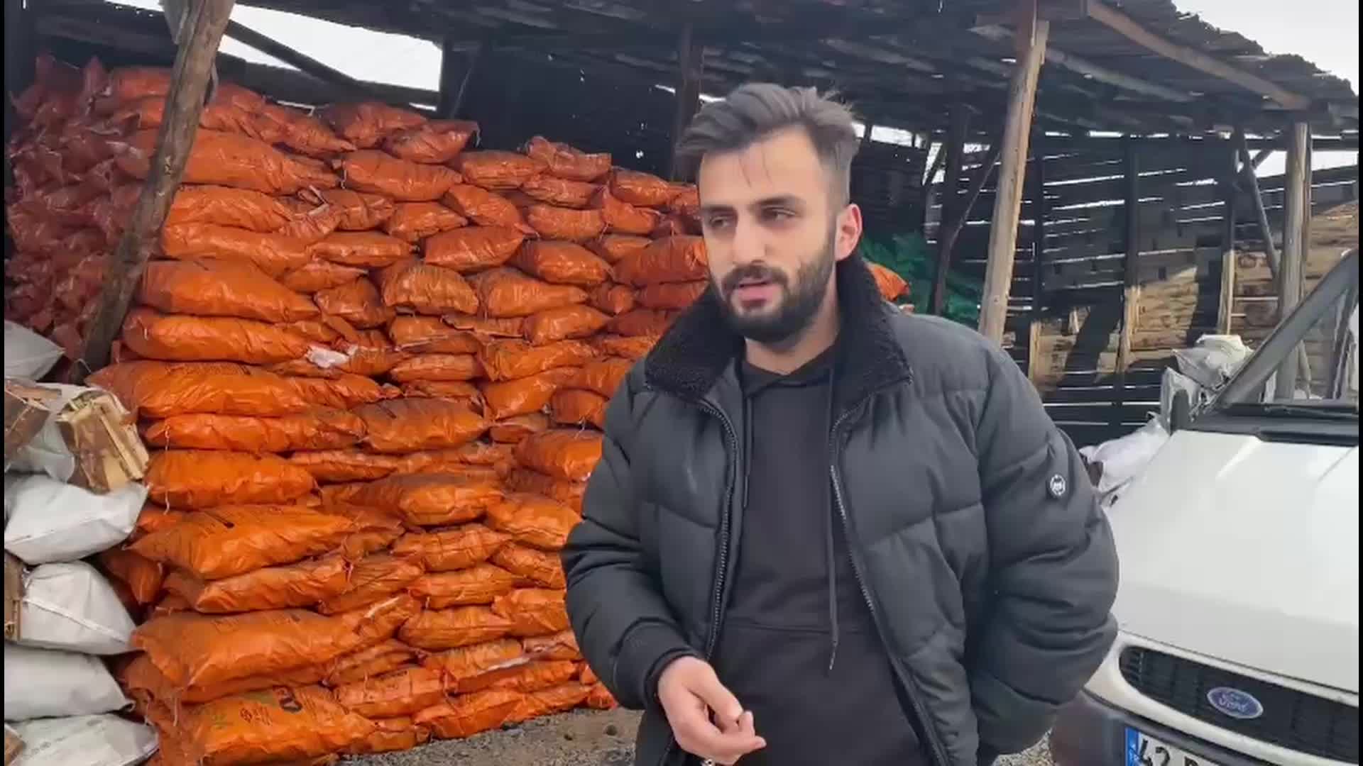 ELAZIĞLI ESNAF: ''DOĞAL GAZ FİYATLARI ATINCA İNSANLAR TEK ODADA ISINMAYI GÖZE ALIP ODUN VE KÖMÜRE YÖNELİYOR''