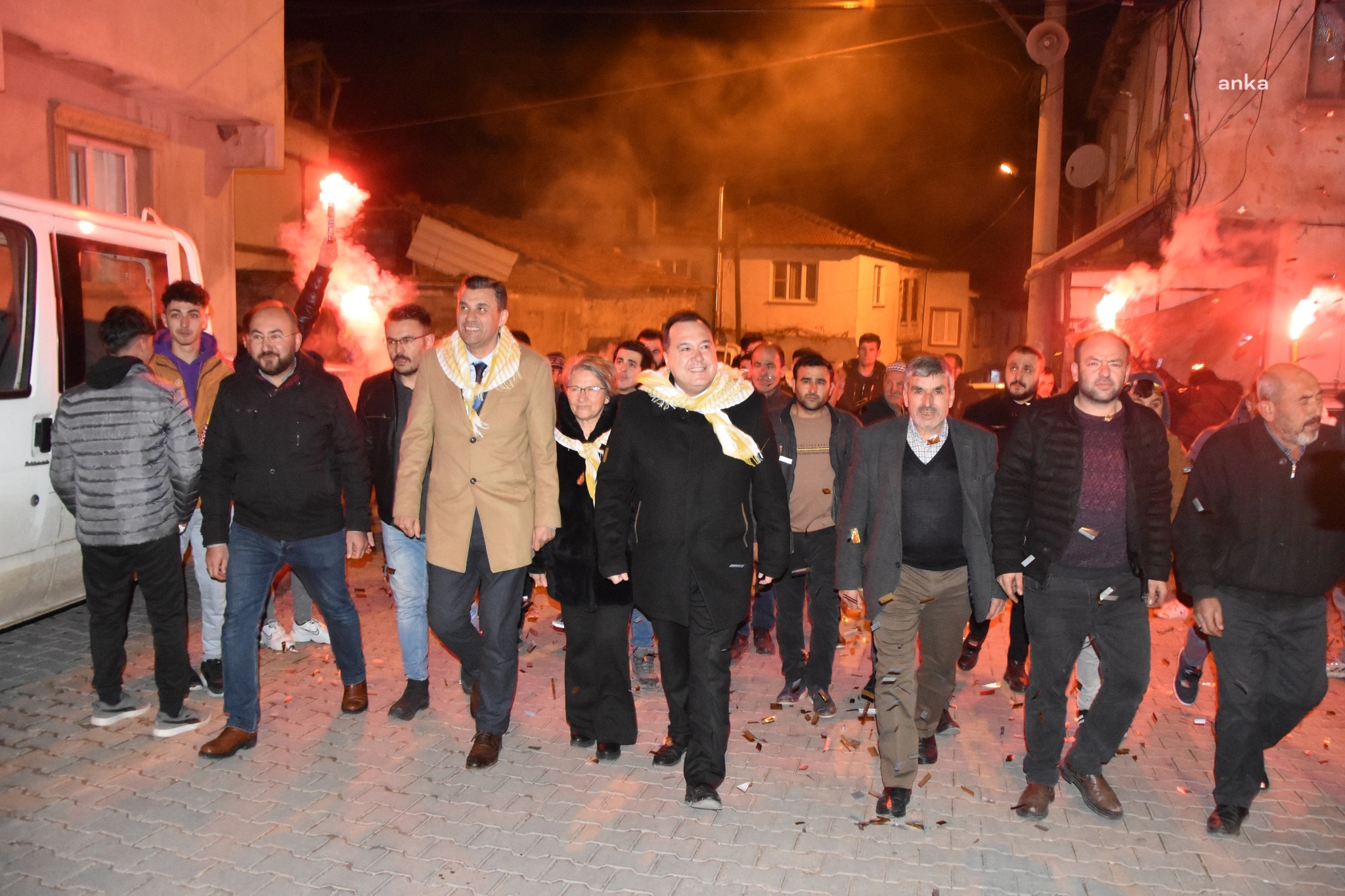 AKHİSAR BELEDİYE BAŞKANI DUTLULU'DAN ÇAMÖNÜ MAHALLESİ'NE ZİYARET