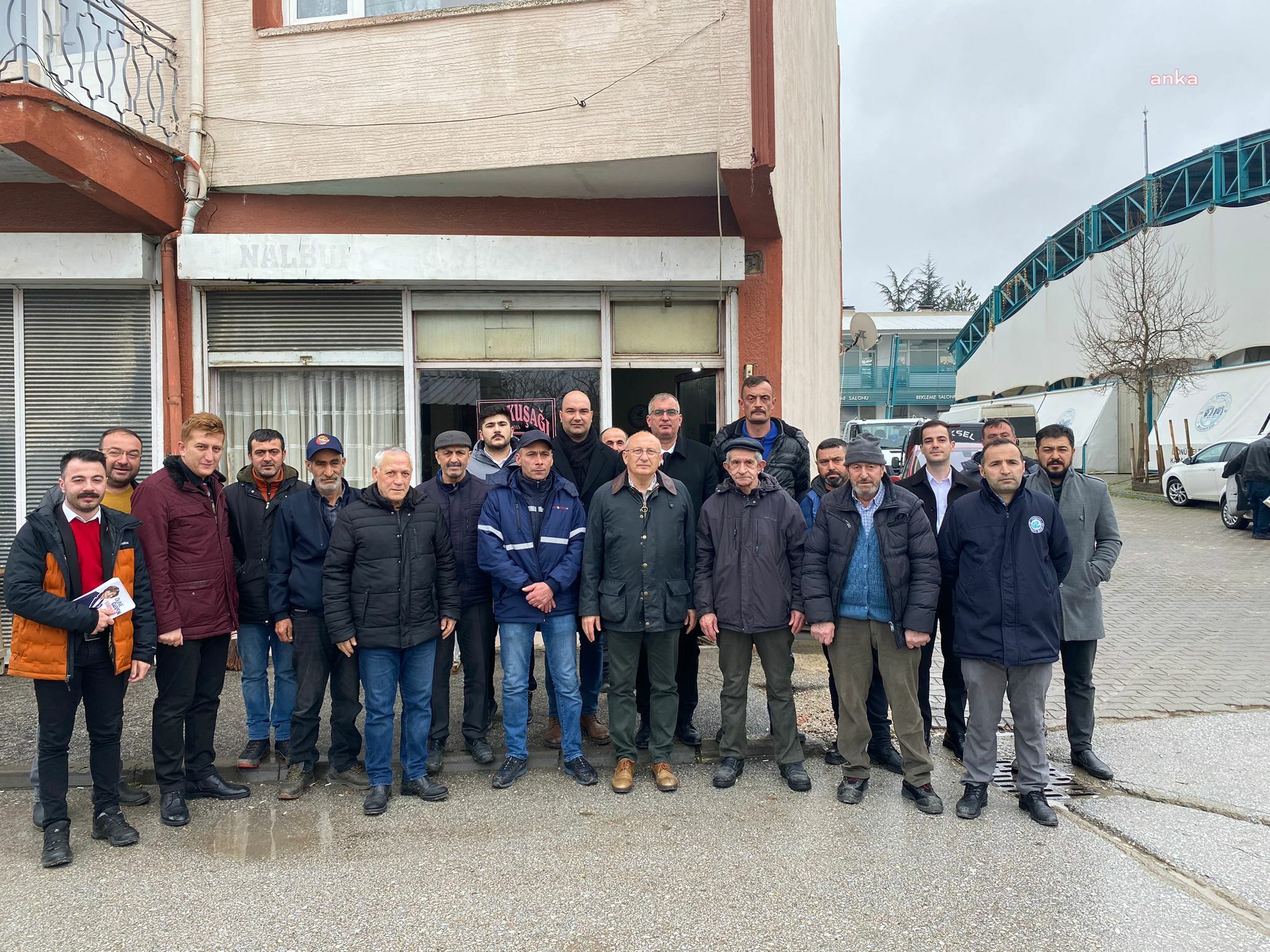 UTKU ÇAKIRÖZER, ESKİŞEHİR İNÖNÜ'DE HAYVAN AĞILLARINA YIKIM KARARI VERİLEN ÇOBANLARI ZİYARET ETTİ: “HAYVANCILIĞI BİTİRDİLER, ÇOBANLARI DA BİTİRİYORLAR”