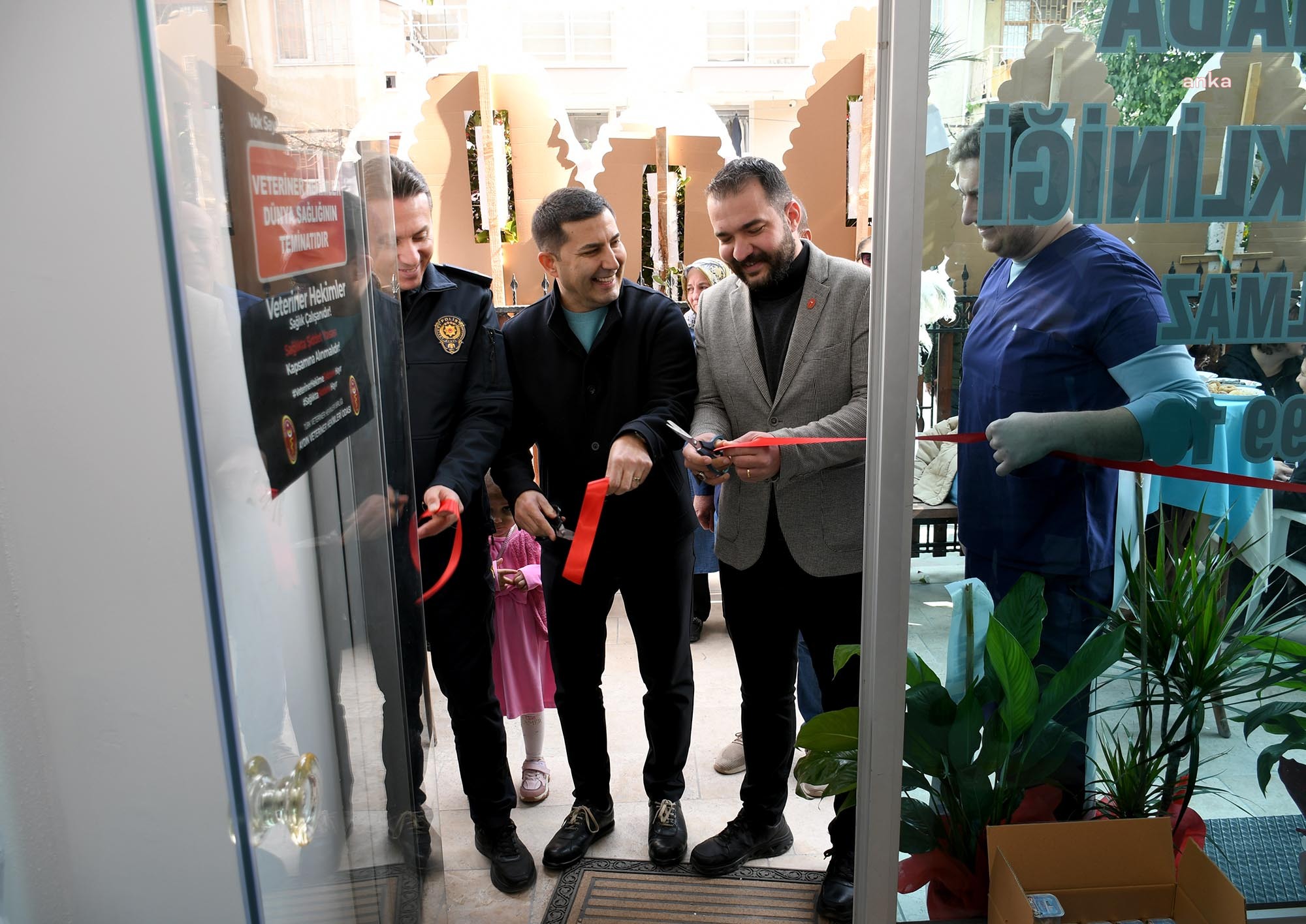 KUŞADASI BELEDİYE BAŞKANI GÜNEL, GÜVERCİNADA VETERİNER KLİNİĞİ’NİN AÇILIŞINI YAPTI