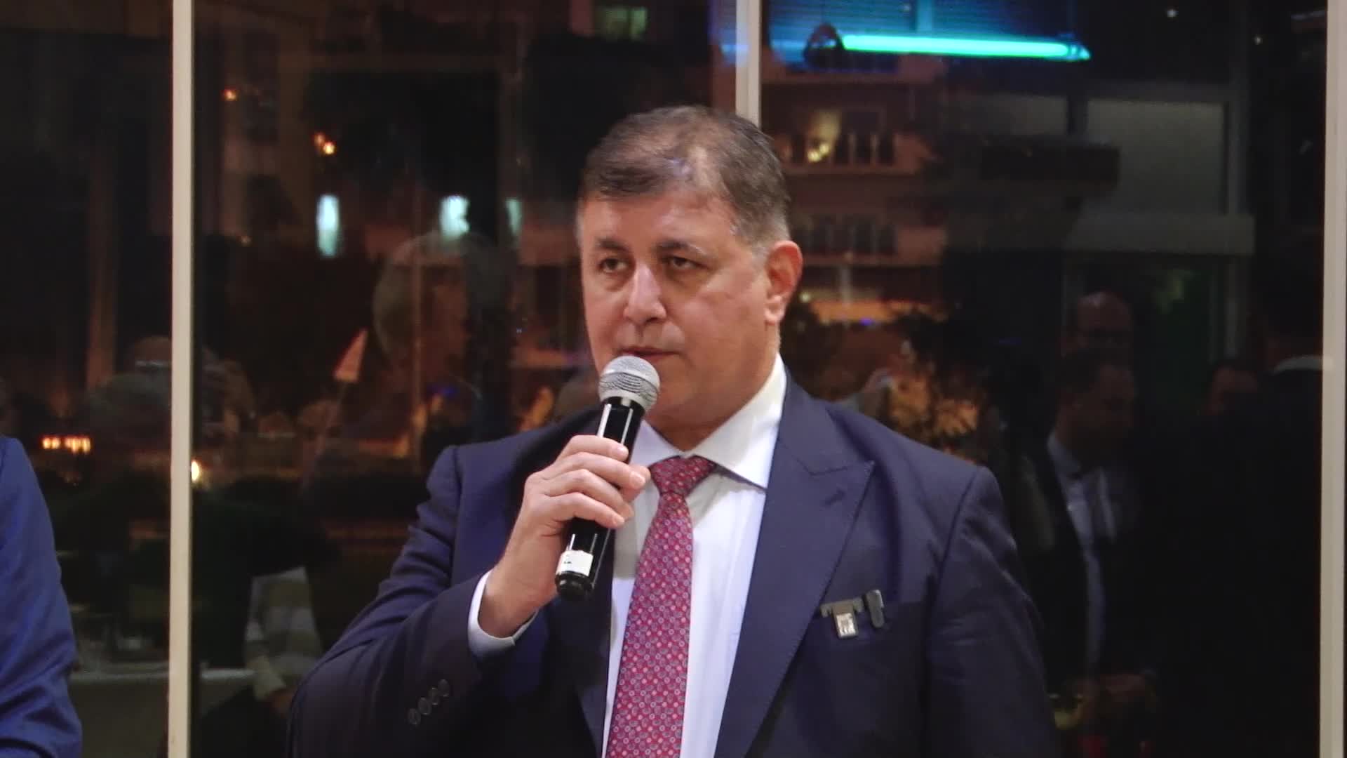İZMİR'DE BASIN TURNUVASI SONA ERDİ.... BAŞKAN TUGAY: “BÖYLE ZOR GÜNLERDE MESLEKİ DAYANIŞMAYI ARTIRMAK GEREKİYOR”