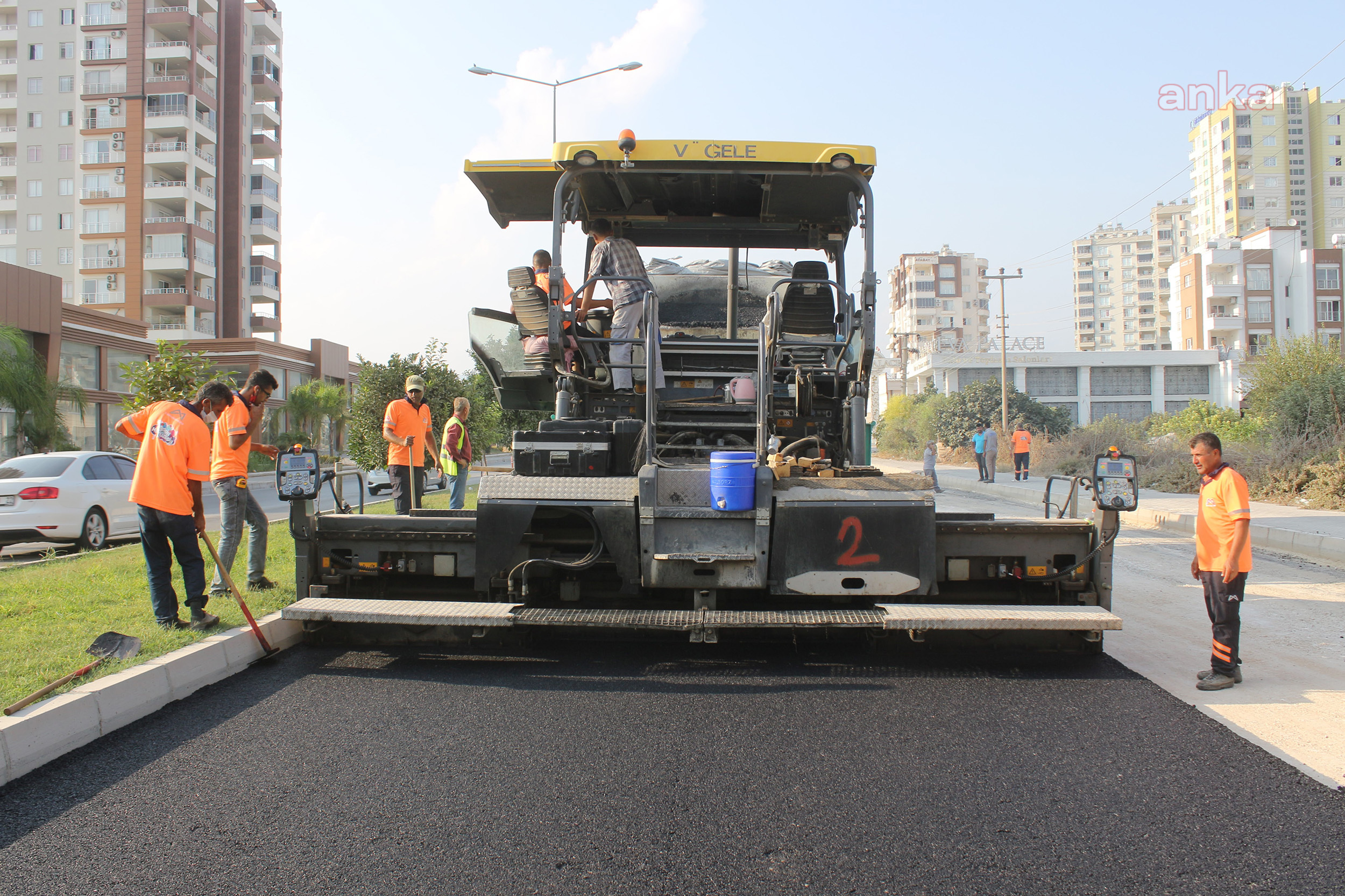 MERSİN BÜYÜKŞEHİR,  VATAN CADDESİ’NİN HEM ALTYAPISINI HEM DE ÜSTYAPISINI YENİLEDİ
