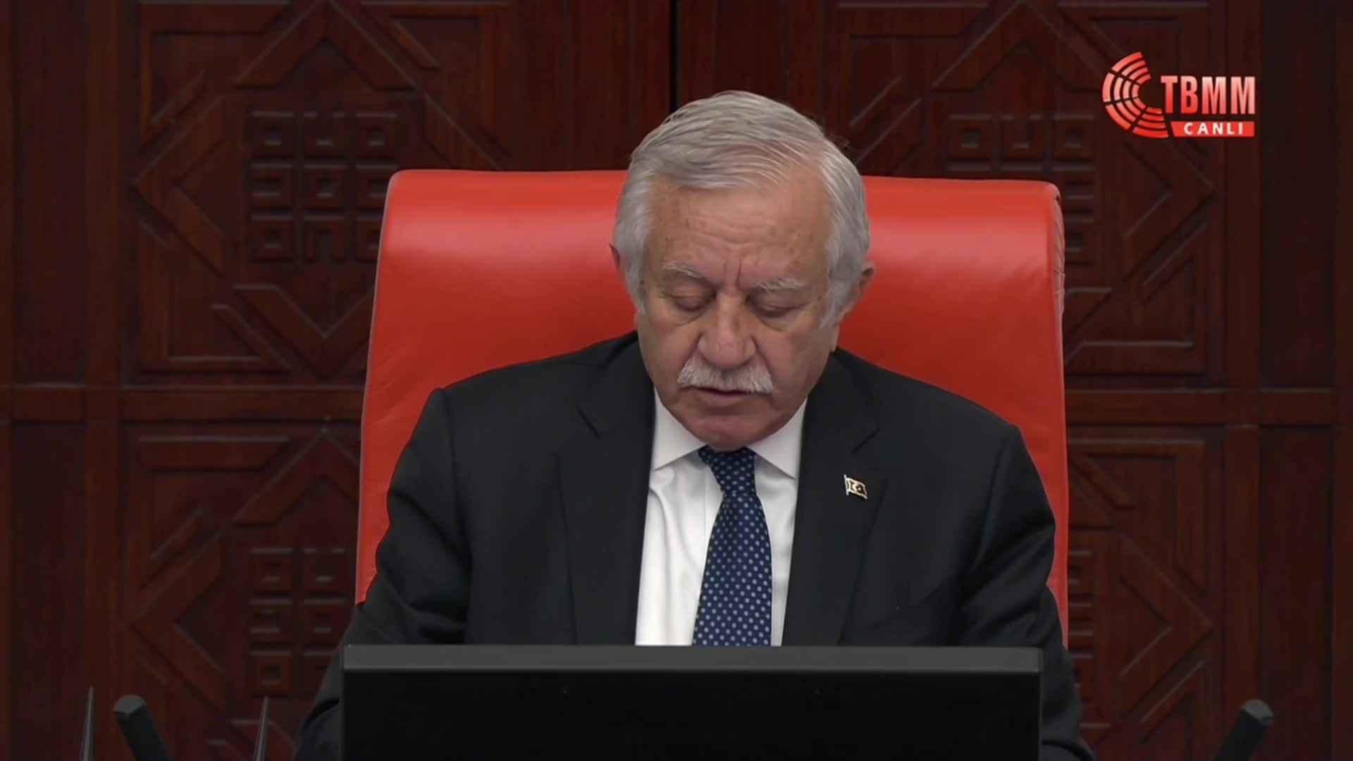 CHP'NİN ÇIRAK VE STAJYER ÖĞRENCİ OLARAK ÇALIŞANLARIN SORUNLARININ ARAŞTIRILMASI ÖNERİSİ, TBMM GENEL KURULU'NDA AKP VE MHP MİLLETVEKİLLERİNİN OYLARIYLA REDDEDİLDİ