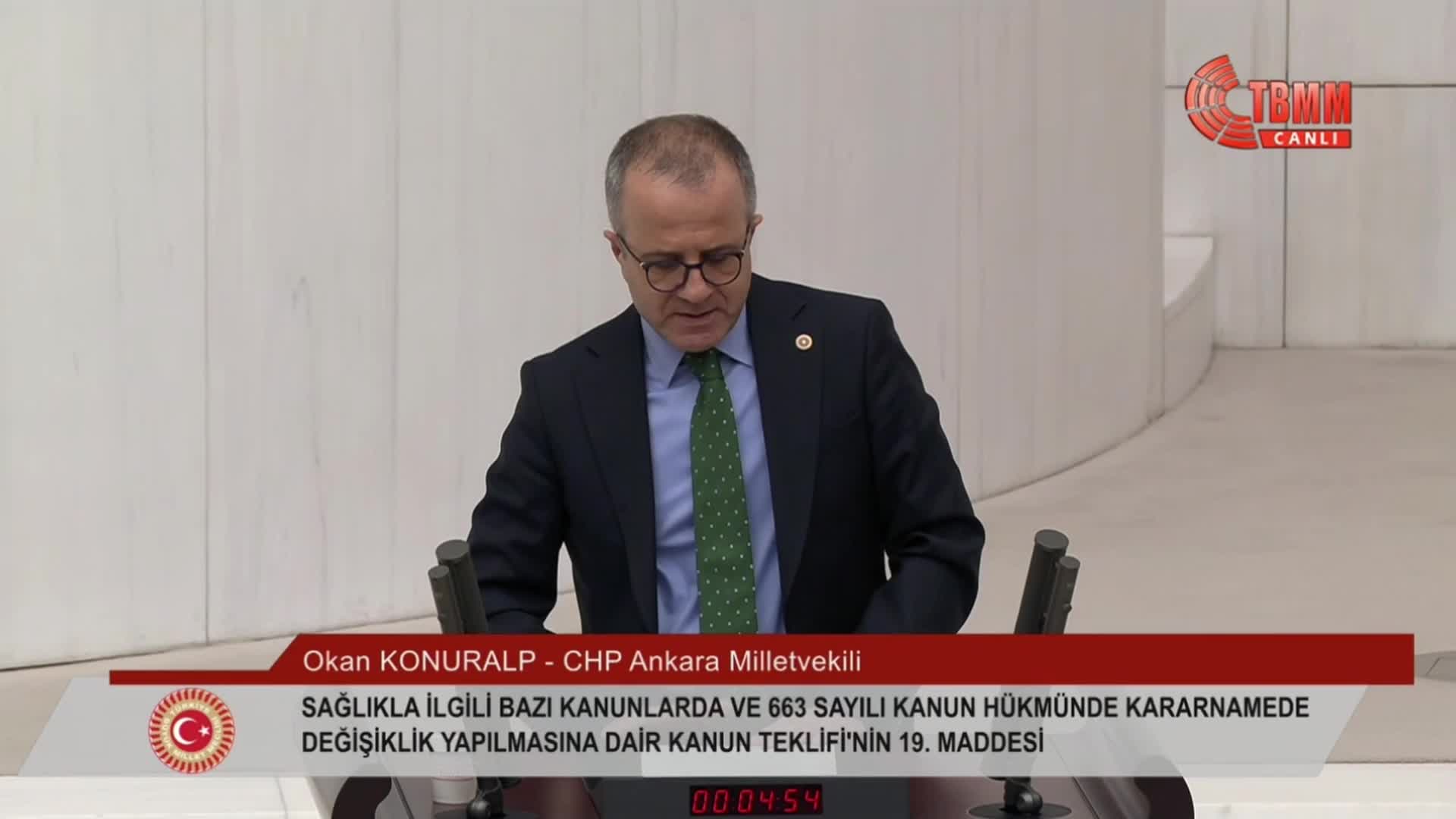 OKAN KONURALP'TEN ŞEVKİ YILMAZ'A TEPKİ: "ATATÜRK'ÜN MİLLİ KURTULUŞ SAVAŞI ZAFERİ VE ZAFERİN ARDINDAN KURDUĞU CUMHURİYETİMİZ BU VE BENZER İSİMLERİN UYKULARINI KAÇIRMAYA DEVAM EDİYOR"