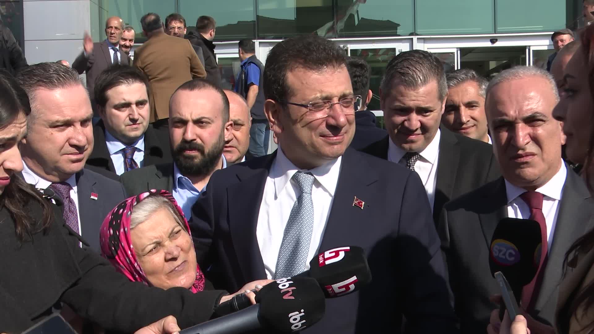 İMAMOĞLU, KURUM’UN, “650 BİN KONUTUN  YAPILMASINI İSTEMİYOR” İDDİASINA YANIT VERDİ: “BÜTÜN FİNANSMANLAR ELİNDEYKEN  5 YILDA İSTANBUL’DA 8.500 KONUT YAPTI.  BU MİLLET NE ALDANANA NE DE ALDATANA OY VERMEZ”