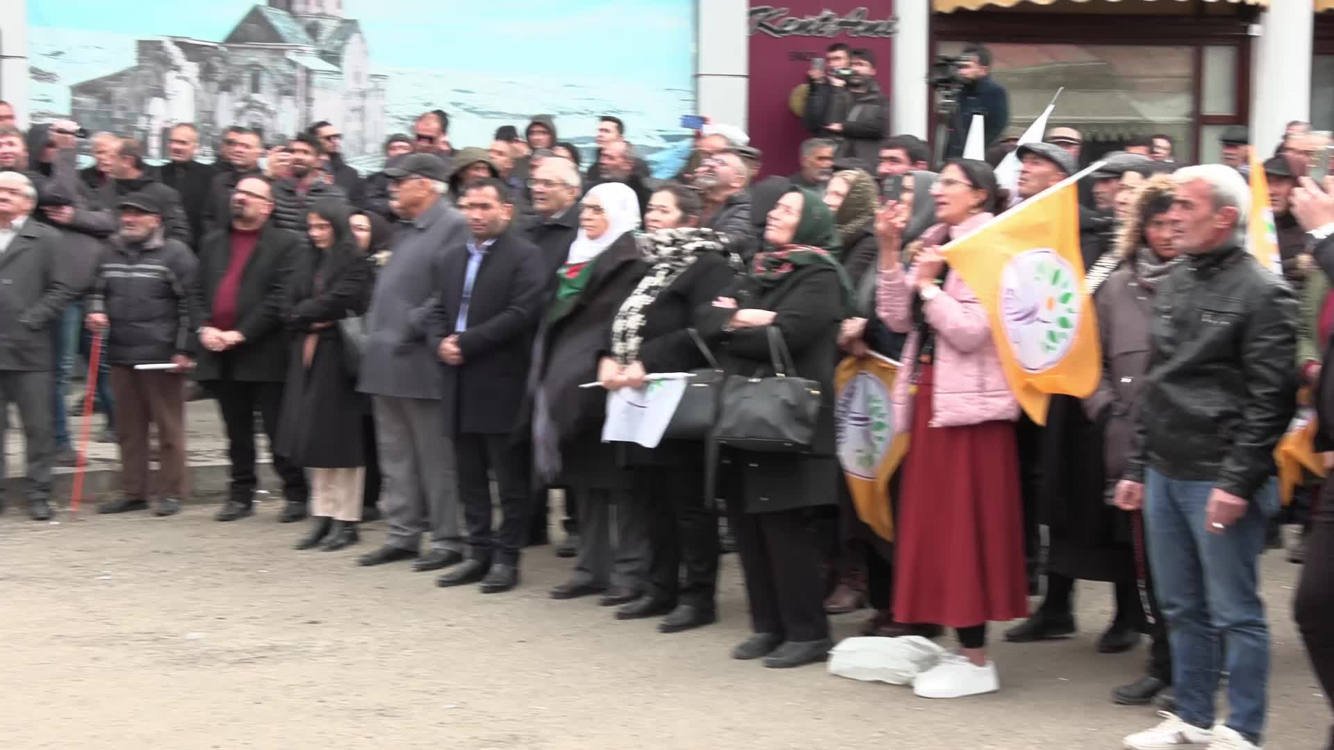 TÜLAY HATİMOĞLULLARI: "AKP 'BİZ EKONOMİYİ UÇURDUK' DİYOR AMA HİÇBİR ADAYI PAZAR YERİNİ, ESNAFI GEZEMİYOR. ÇÜNKÜ PROTESTOLARLA KARŞILAŞIYORLAR"