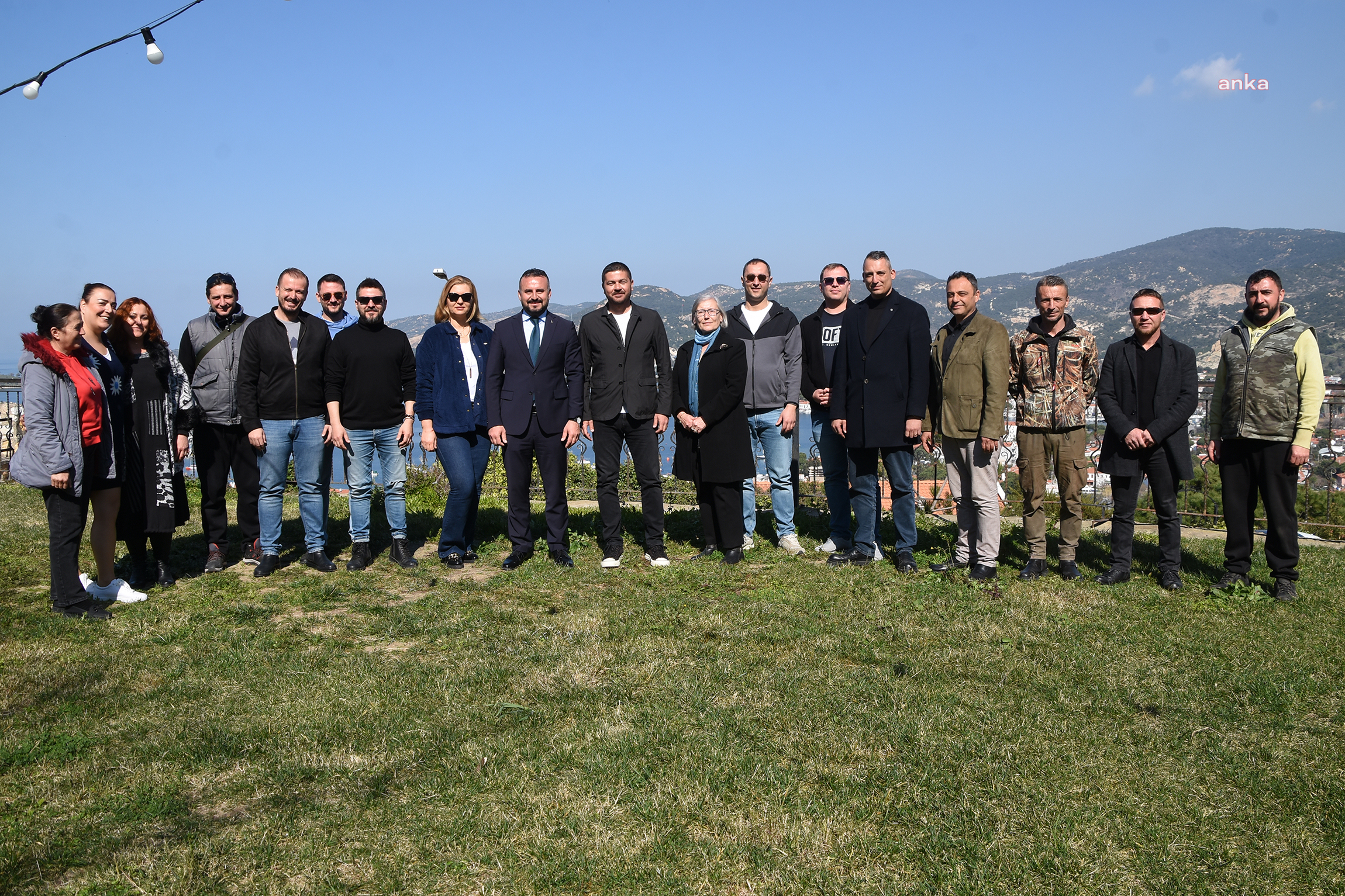 ESNAF VE SANATKARLAR ODASI’NDAN FOÇA BELEDİYE BAŞKANI GÜRBÜZ’E TEŞEKKÜR PLAKETİ