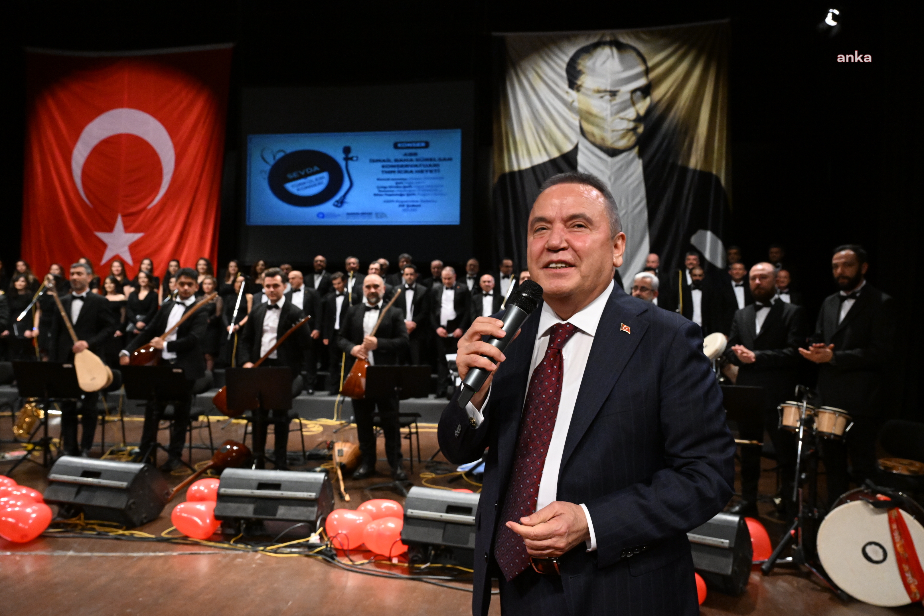 ANTALYA BÜYÜKŞEHİR BELEDİYE BAŞKANI BÖCEK, ‘SEVDA TÜRKÜLERİ KONSERİ’NE KATILDI