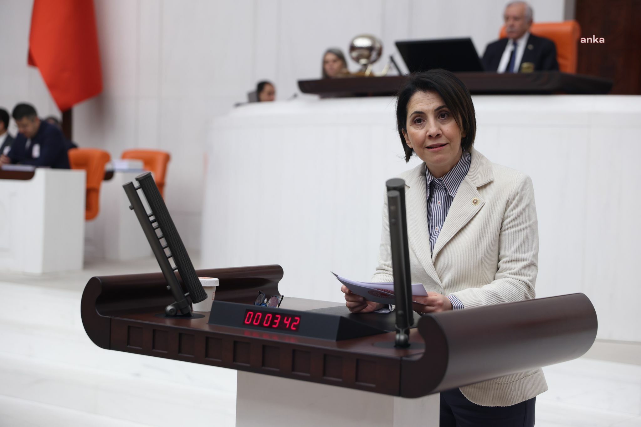 CHP’Lİ YAMAN: “SÖZLEŞMELİ ÇALIŞMA GÜVENCESİZ ÇALIŞMADIR VE ETİK DEĞERLERİ BOZMAKTADIR”