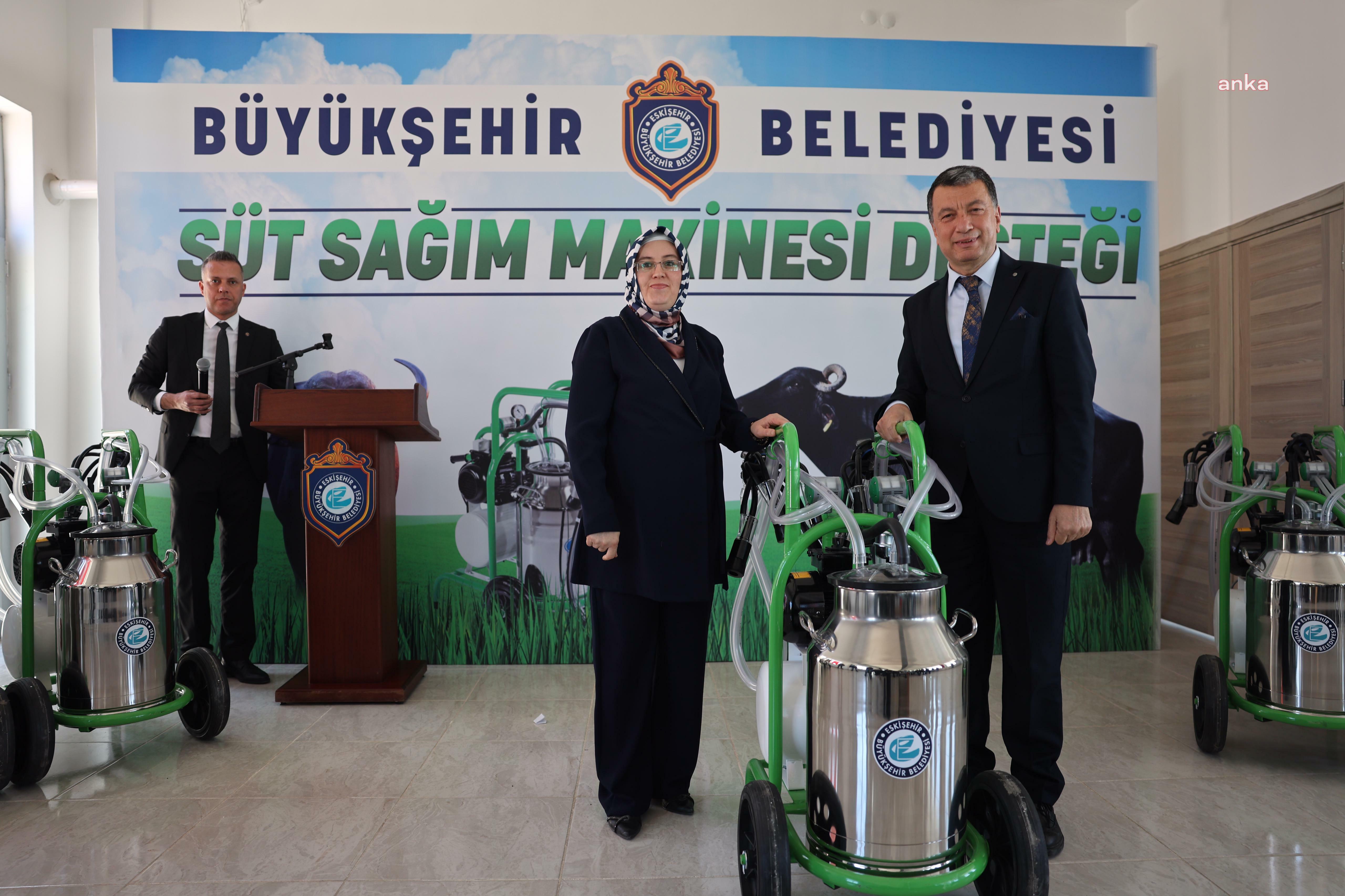 ESKİŞEHİR BÜYÜKŞEHİR’DEN İNÖNÜLÜ ÜRETİCİYE SÜT SAĞIM MAKİNESİ DESTEĞİ