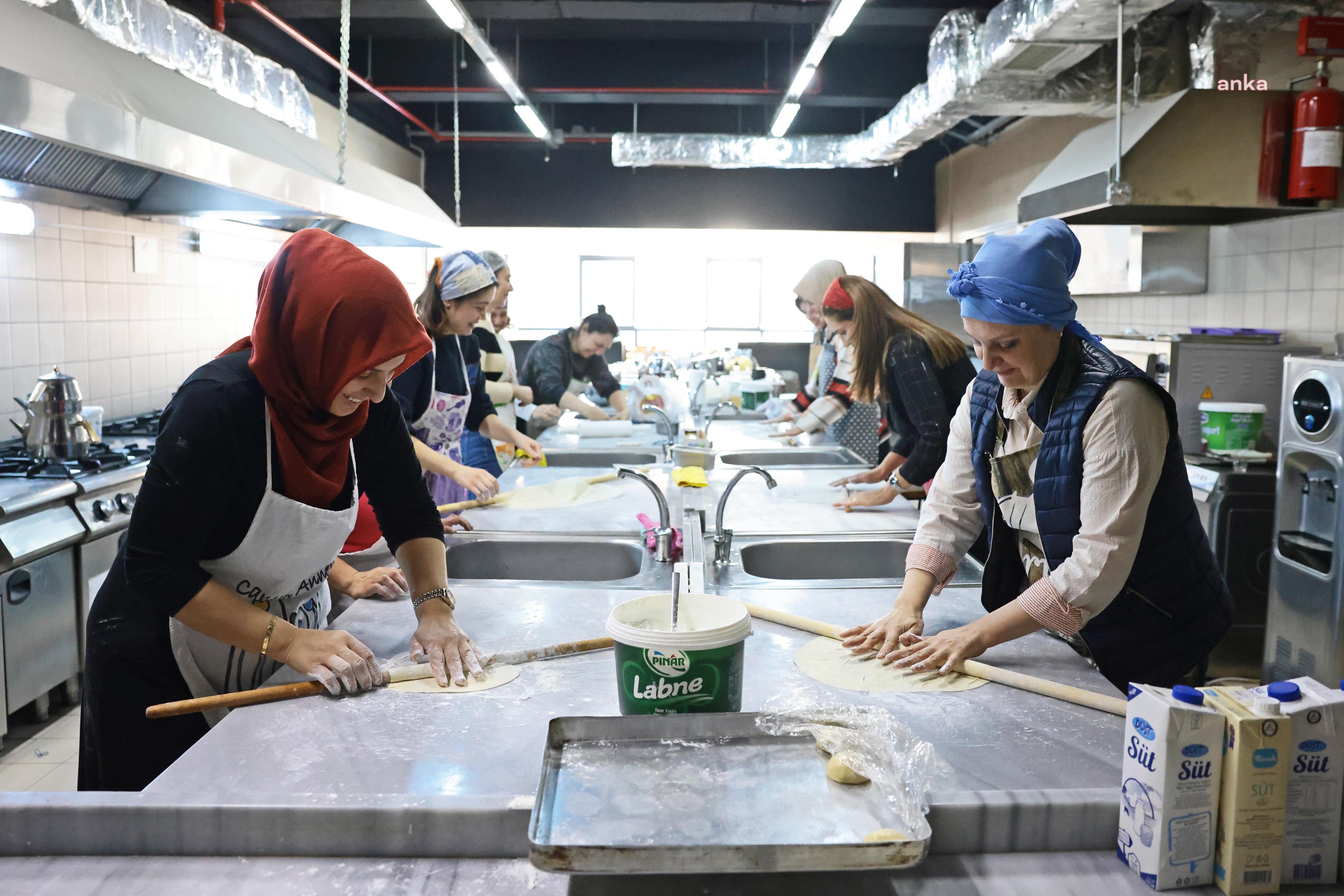 PASTACI ÇIRAKLARI, ÇANKAYA'DA YETİŞİYOR
