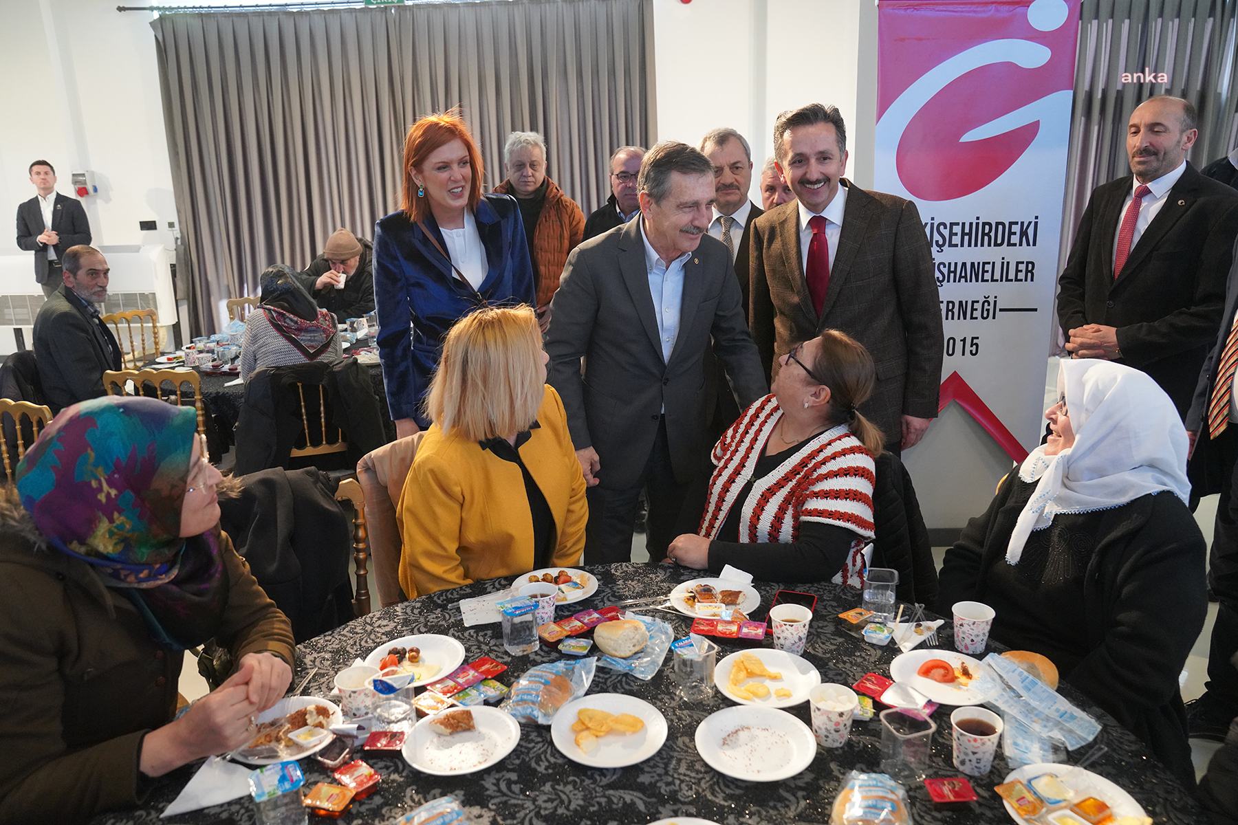 TEPEBAŞI BELEDİYE BAŞKANI ATAÇ, GÜMÜŞHANELİLER İLE BİR ARAYA GELDİ