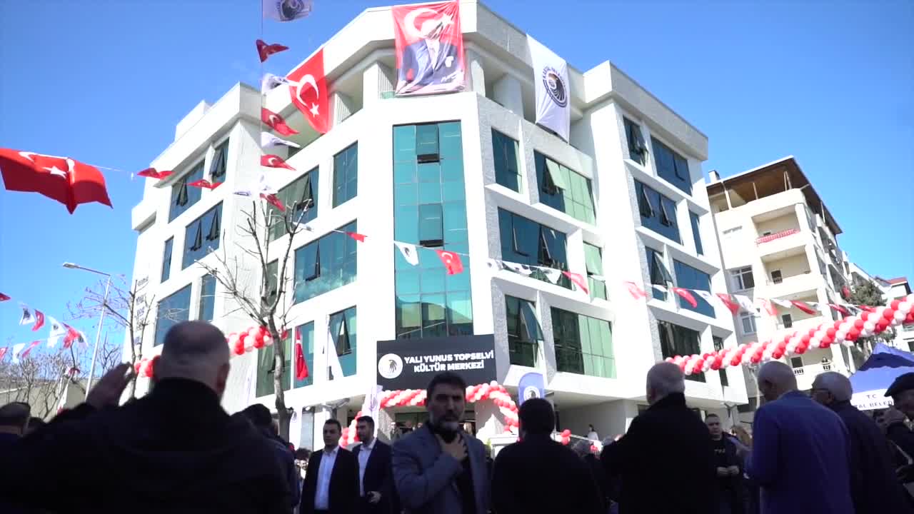 KARTAL BELEDİYESİ, ÜÇ PROJESİNİ DAHA TÖRENLE AÇTI… BAŞKAN YÜKSEL: “BİZ HİZMET EDERKEN ‘HANGİ PARTİYE OY VERDİN’ DİYE SORMUYORUZ. SİYASET BAŞKA HİZMET BAŞKA BİR ŞEY”