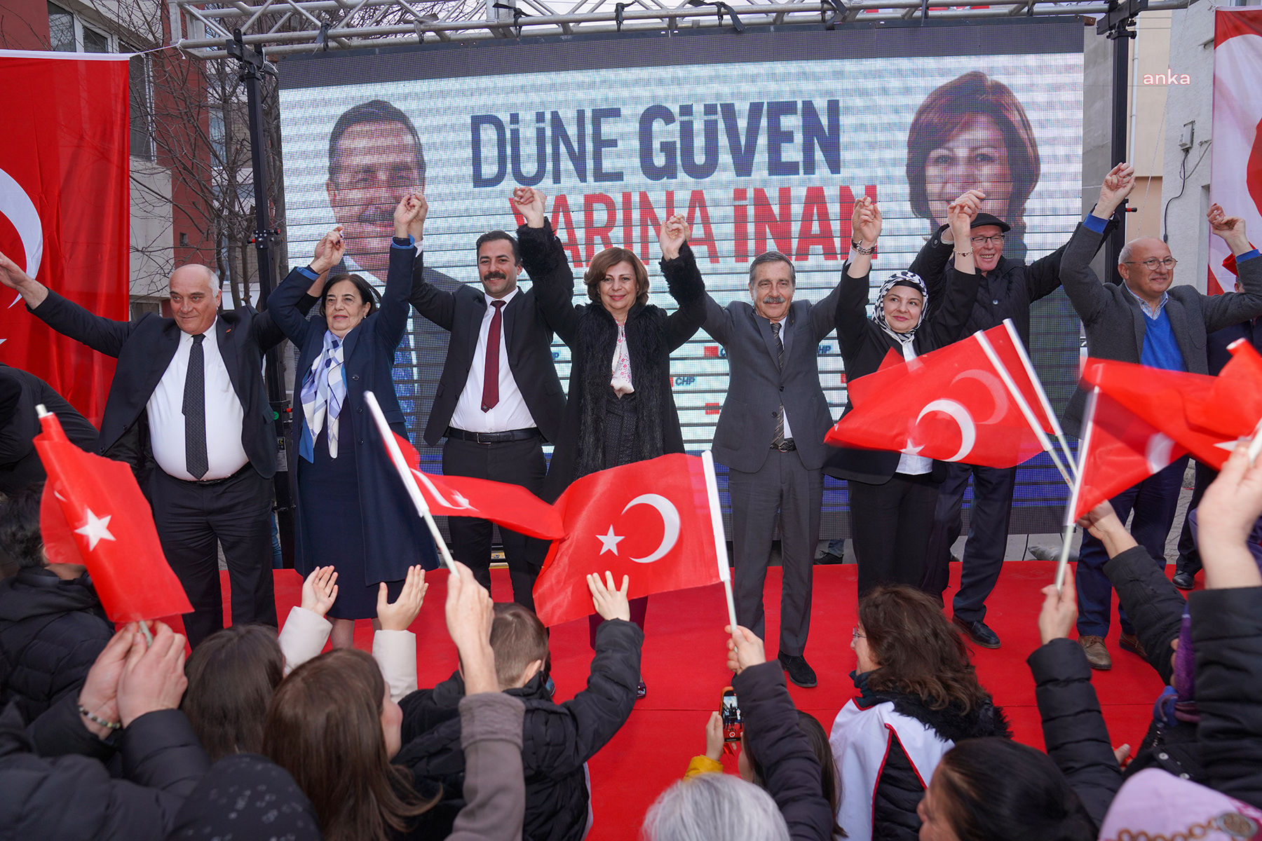 TEPEBAŞI BELEDİYE BAŞKANI ATAÇ’IN ŞİRİNTEPE SEÇİM İLETİŞİM MERKEZİ AÇILDI