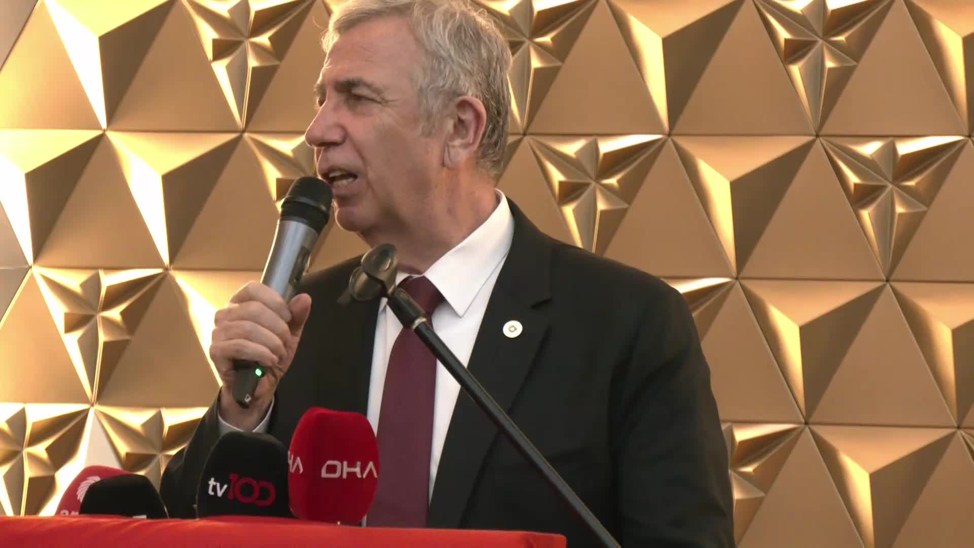 MANSUR YAVAŞ, ÖZEL HALK OTOBÜSLERİ ESNAF ODASI'NIN ETKİNLİĞİNE KATILDI : "OY REKORUYLA GELİYORUZ"