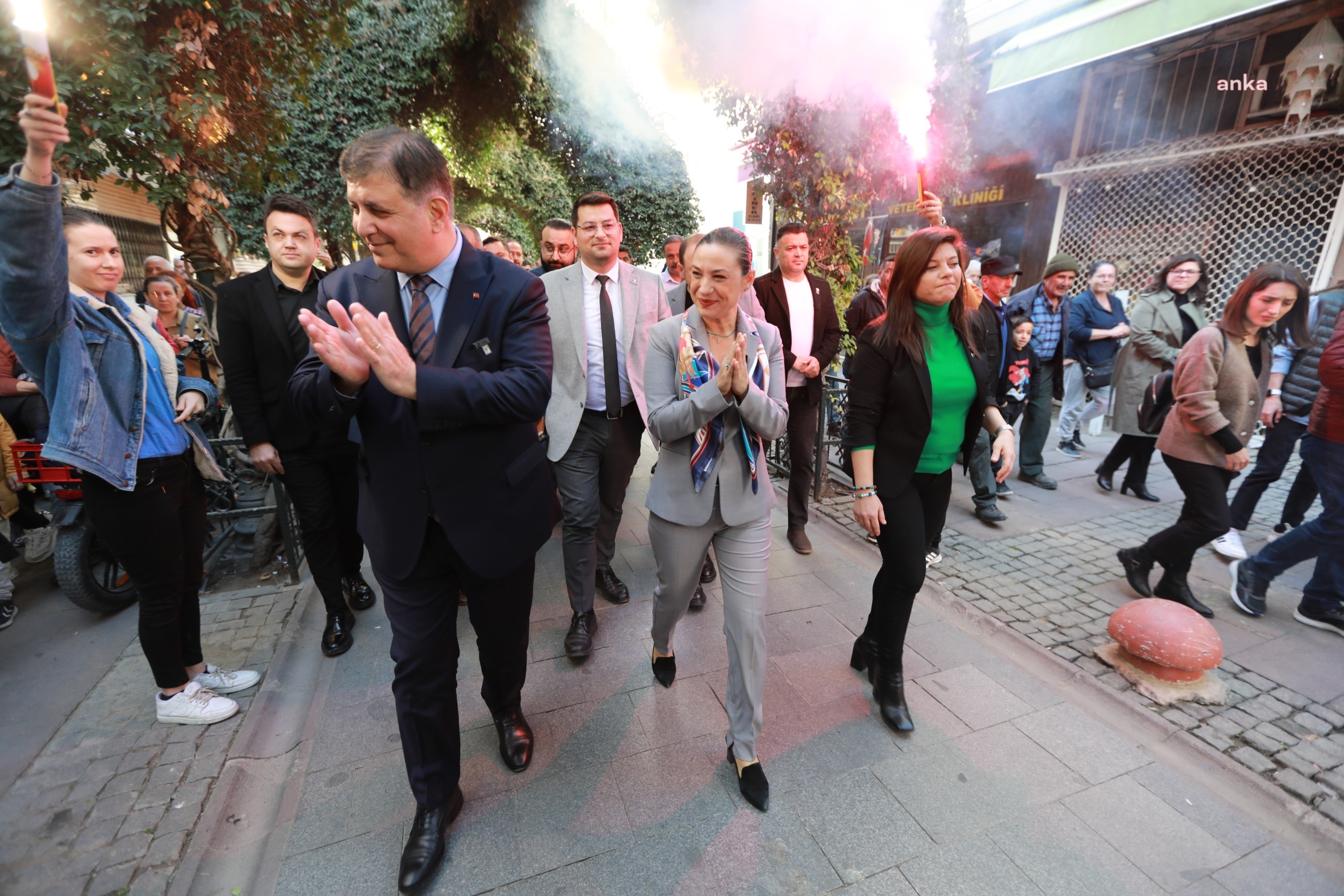 CEMİL TUGAY’DAN EFES SELÇUK’A SÖZ: "TAMAMEN YENİLENMİŞ, BİRAZ DAHA GELİŞTİRİLMİŞ BELEDİYECİLİK ANLAYIŞIYLA HİZMETİNİZDE OLACAĞIM"