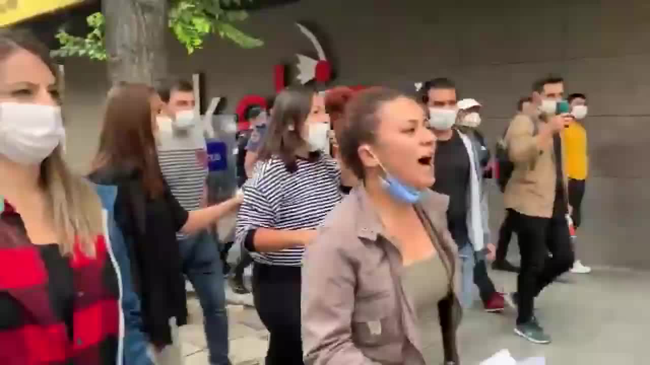 MEB’E RAPOR SUNMAK İSTEYEN HALKEVLERİ ÜYELERİ GÖZALTINA ALINDI