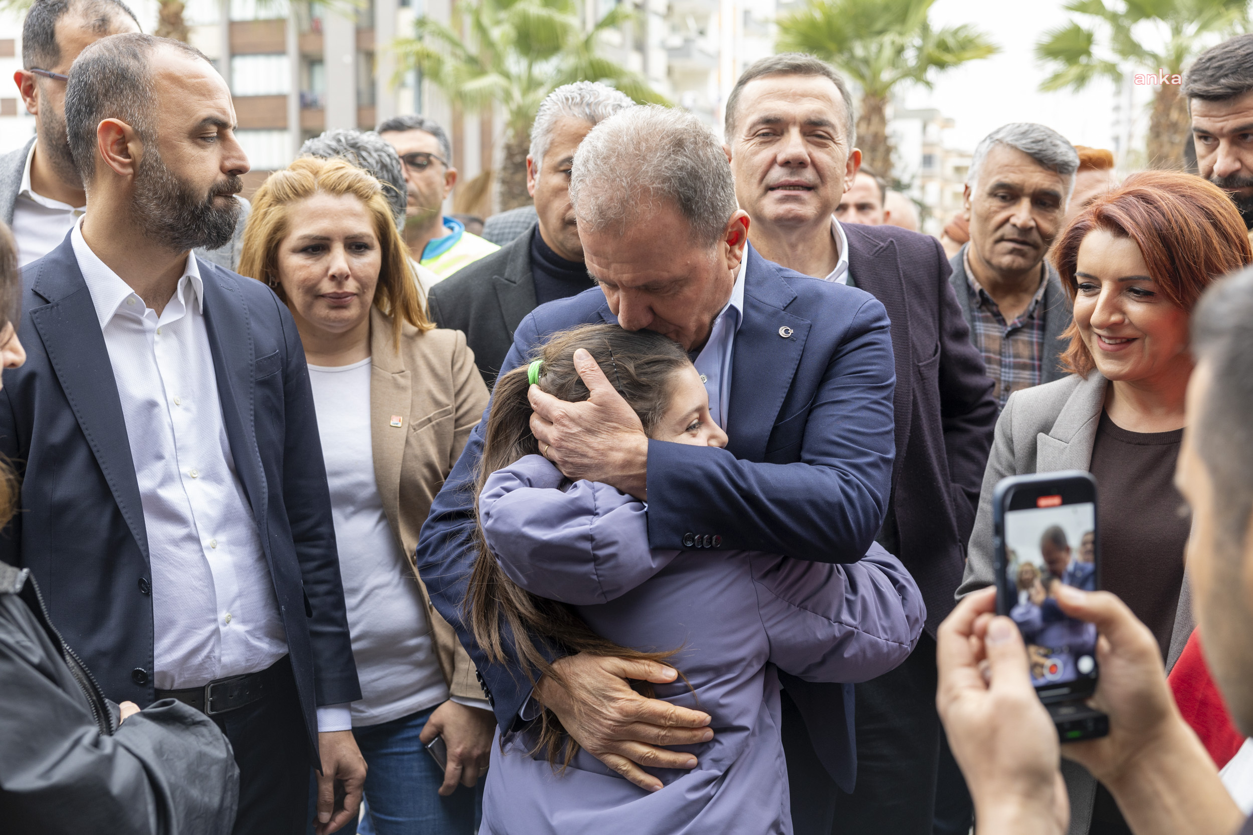 VAHAP SEÇER, MERSİN BÜYÜKŞEHİR TARAFINDAN YAPIMI TAMAMLANAN ÇİFTLİKKÖY KAPALI PAZAR YERİ’Nİ ZİYARET ETTİ